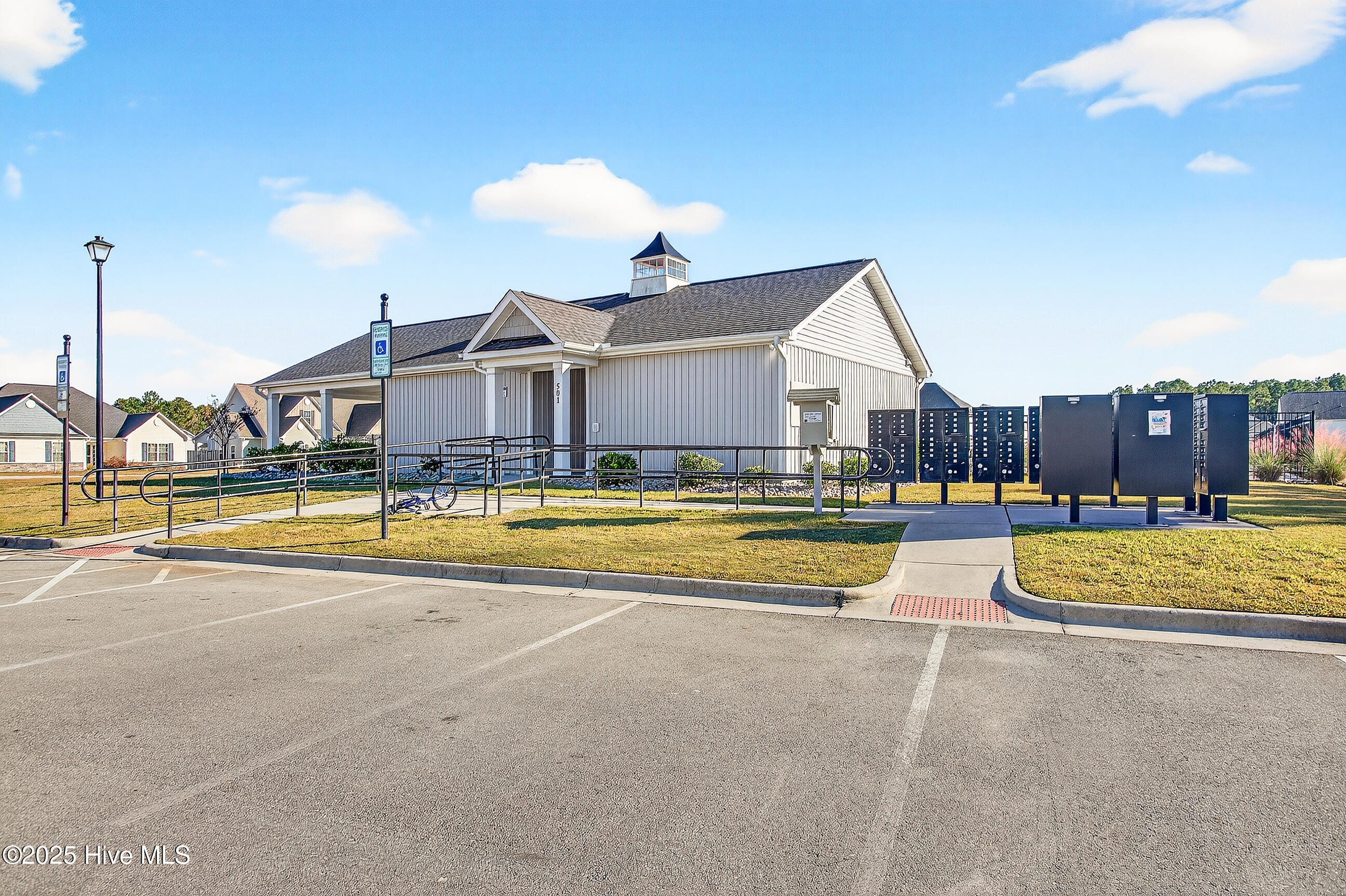 100539919 | Photo 45