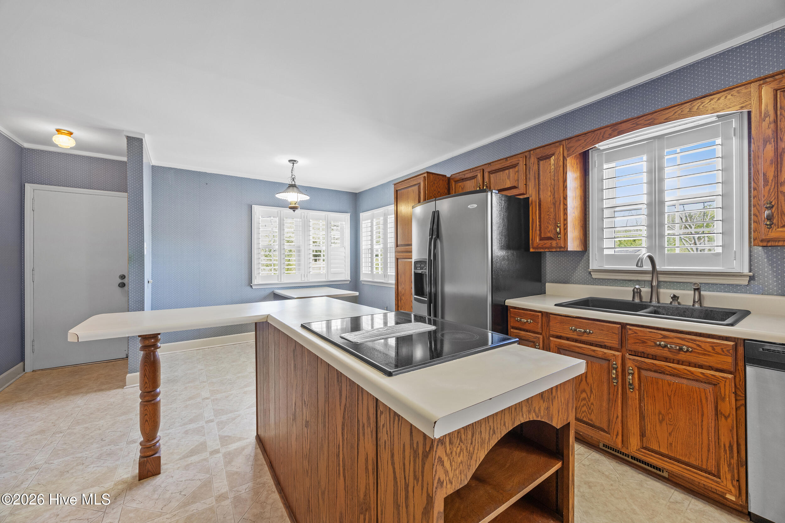 100564619 | Photo 15