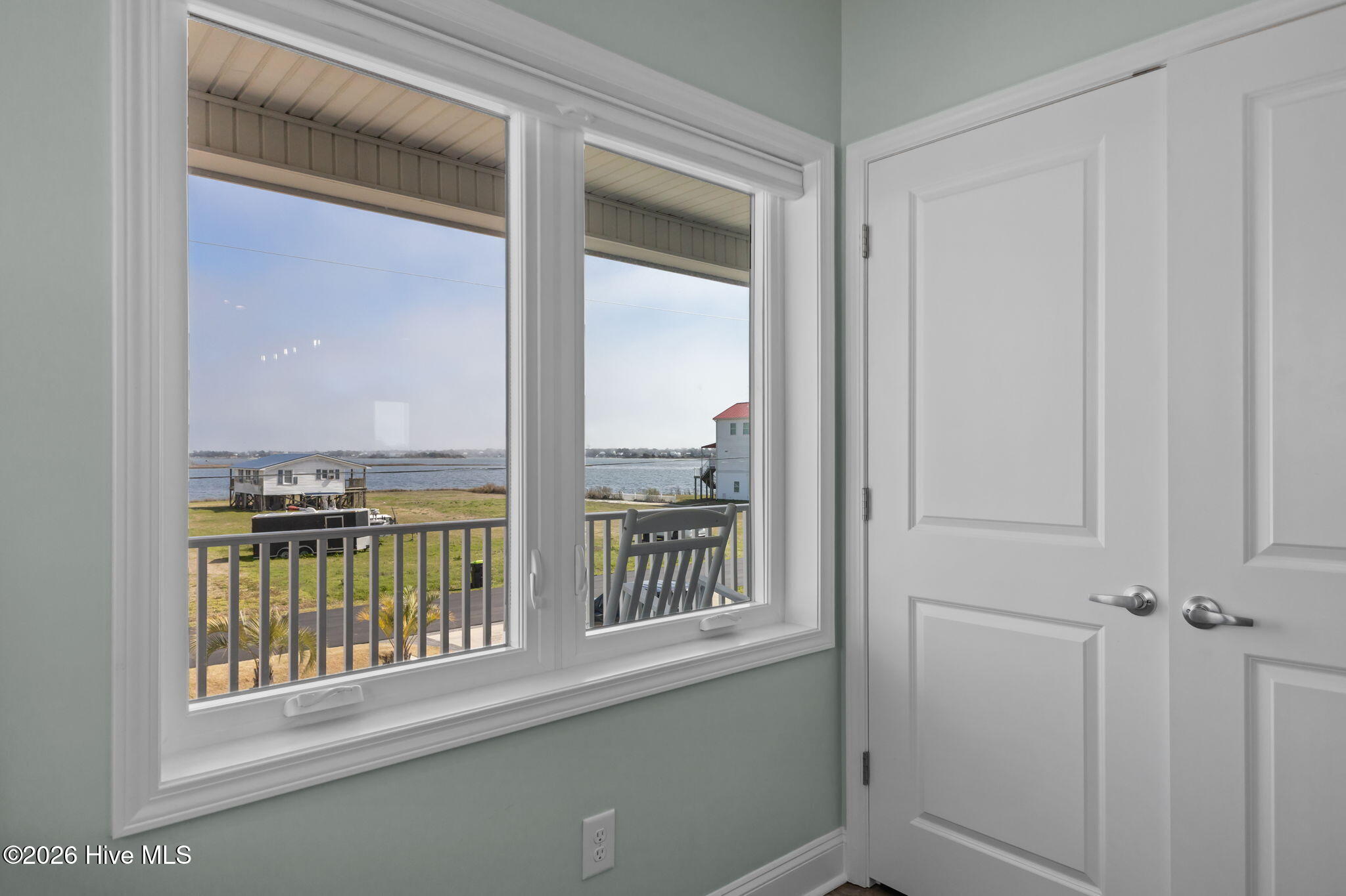 100559740 | Photo 13