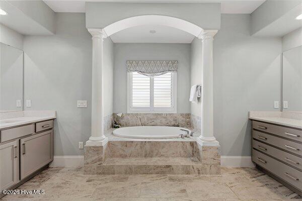 100566172 | Photo 22