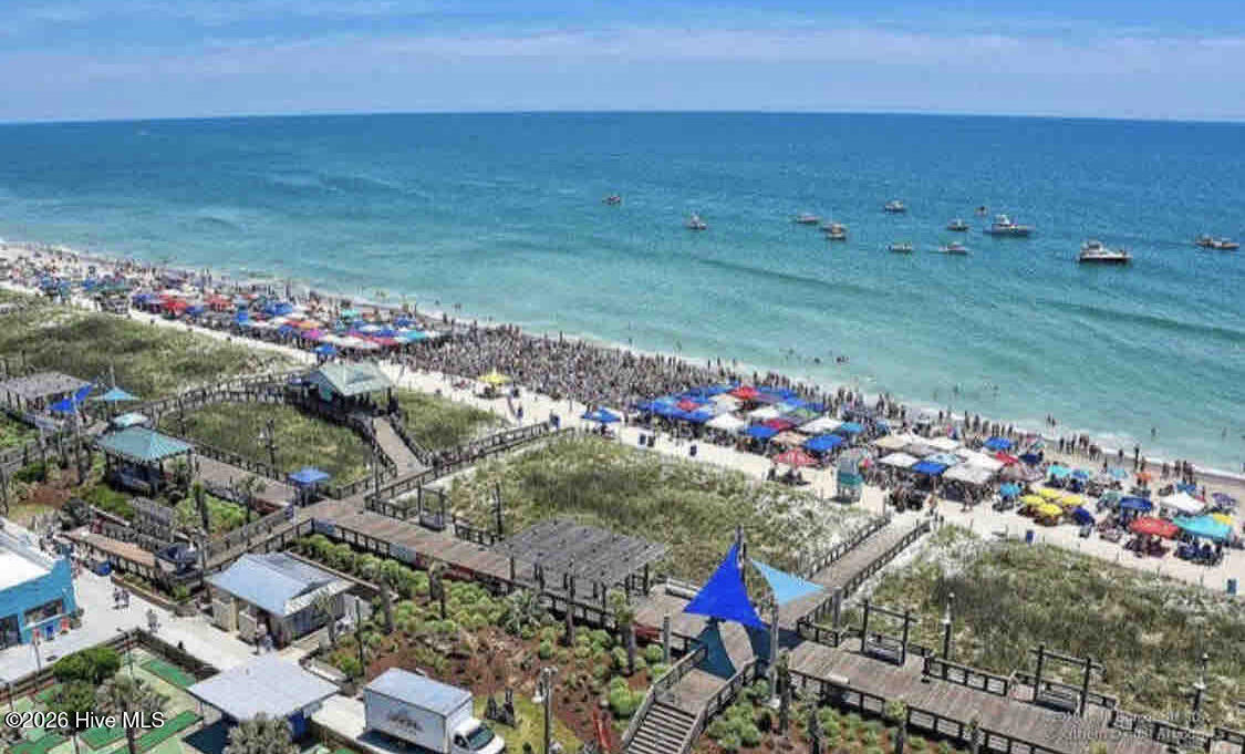 100561772 | Photo 47