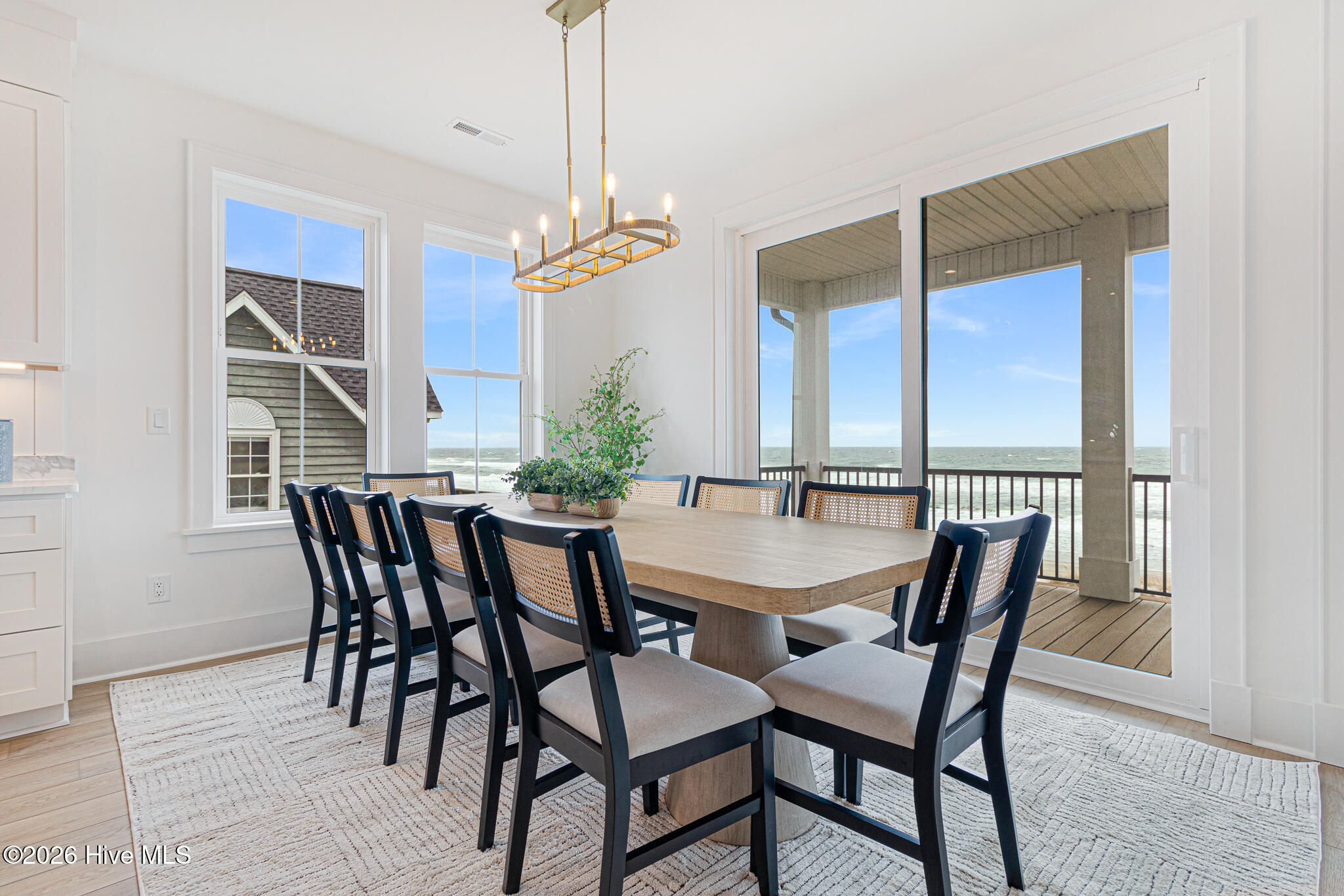 100556926 | Photo 12