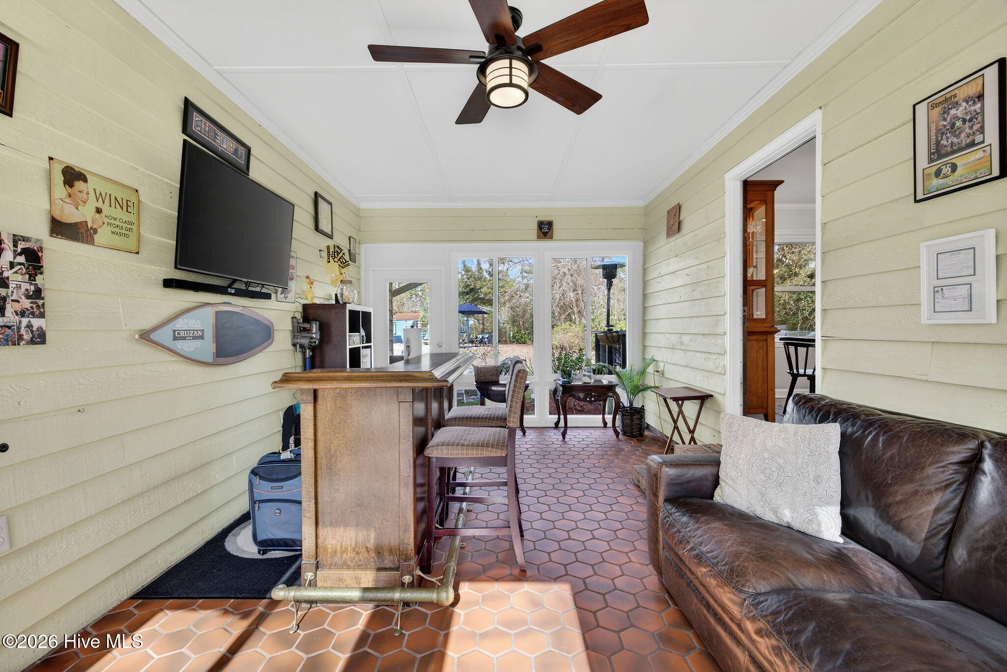 100552823 | Photo 43