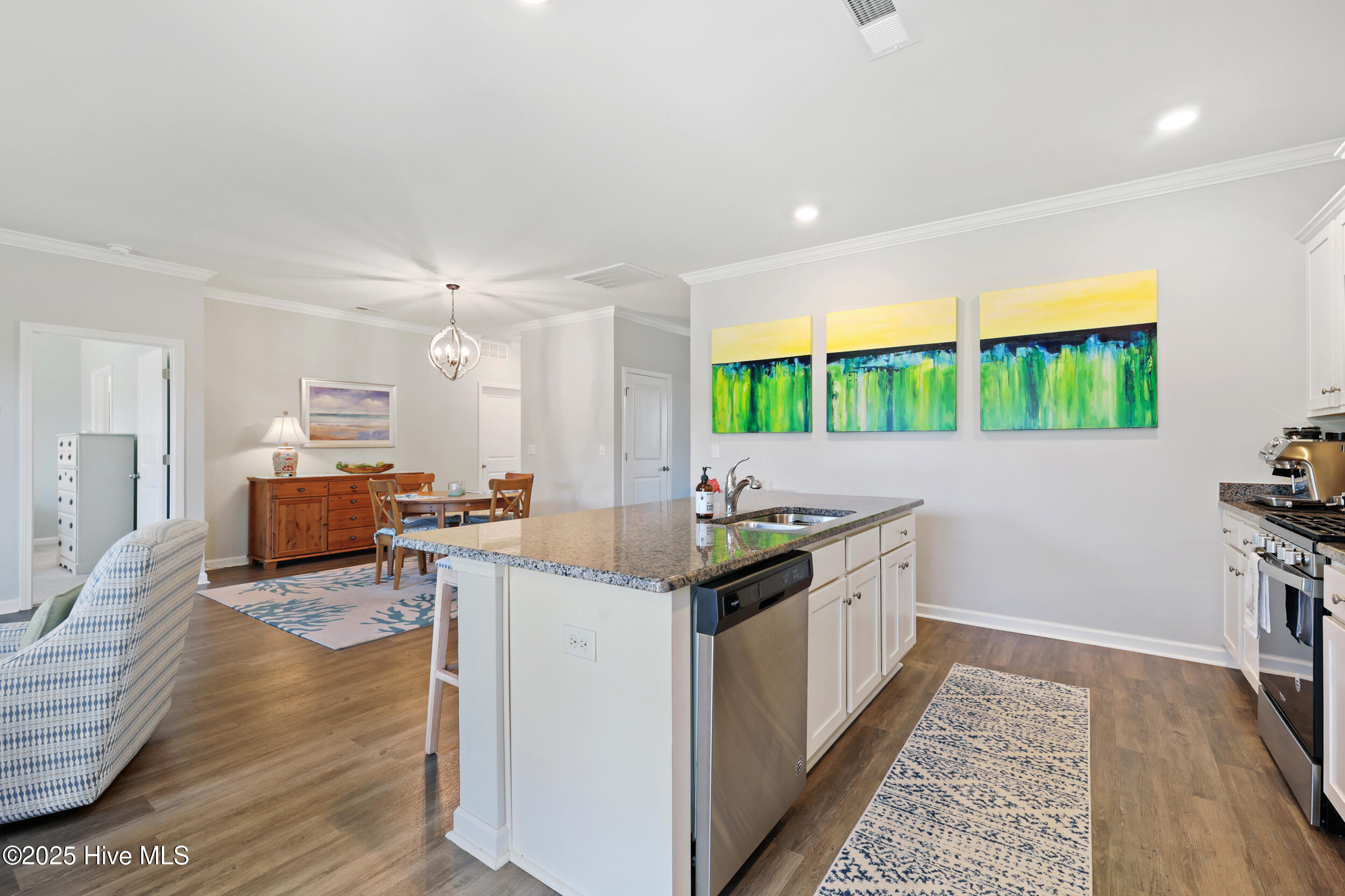 100529036 | Photo 10