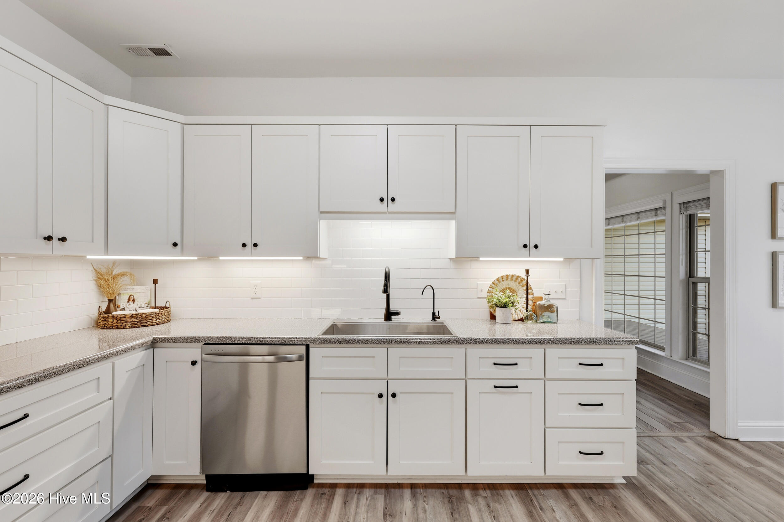 100555563 | Photo 16