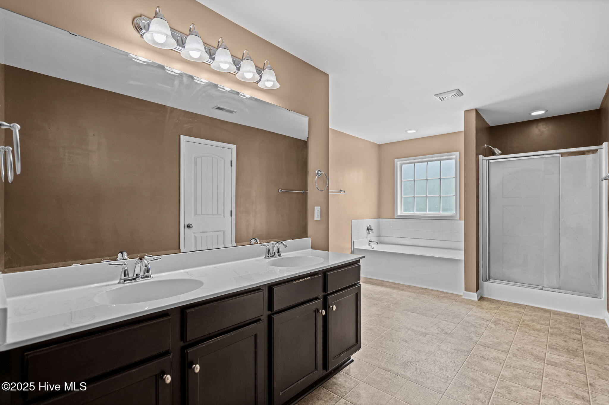 100522493 | Photo 21