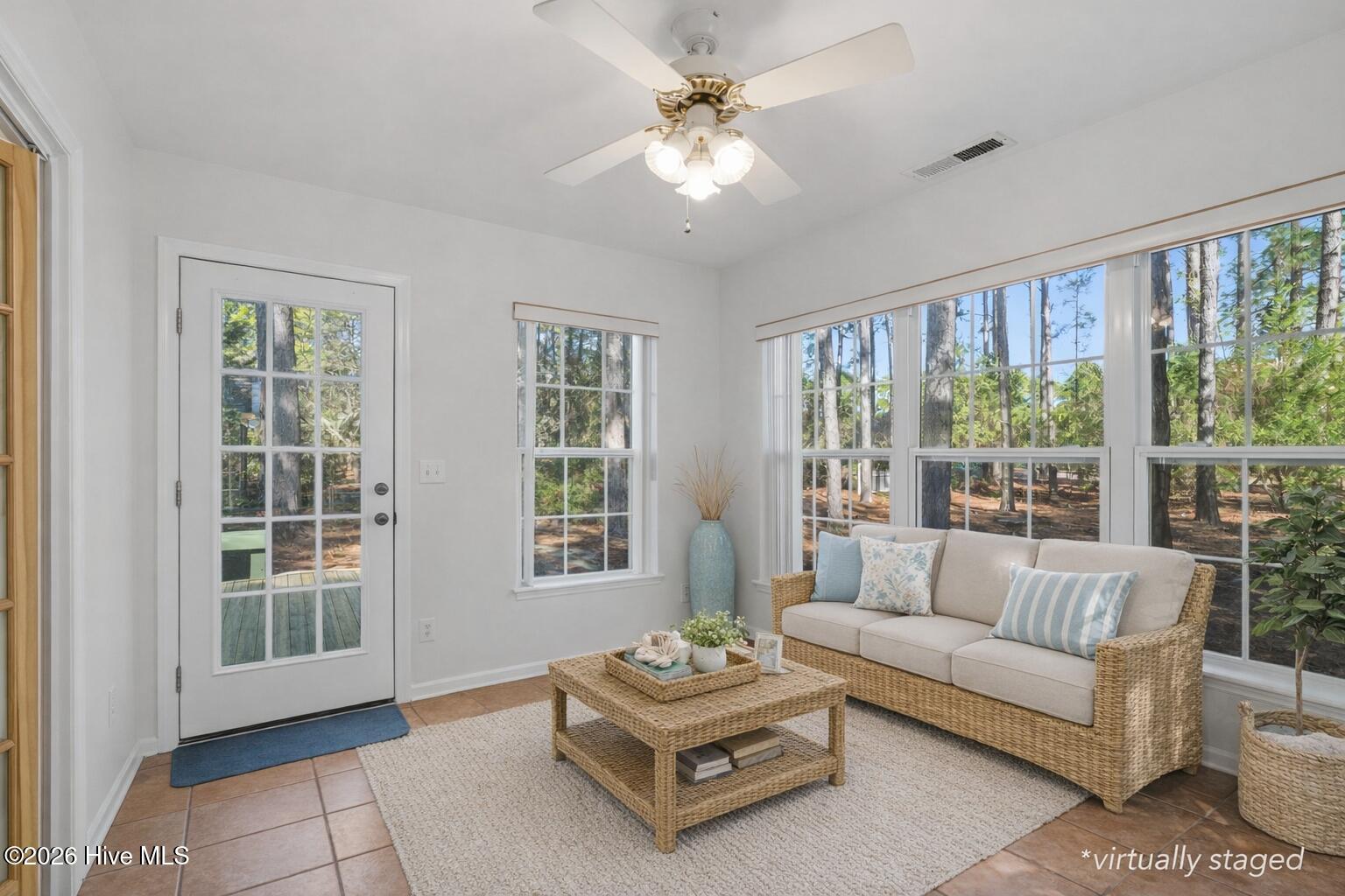 100551070 | Photo 18