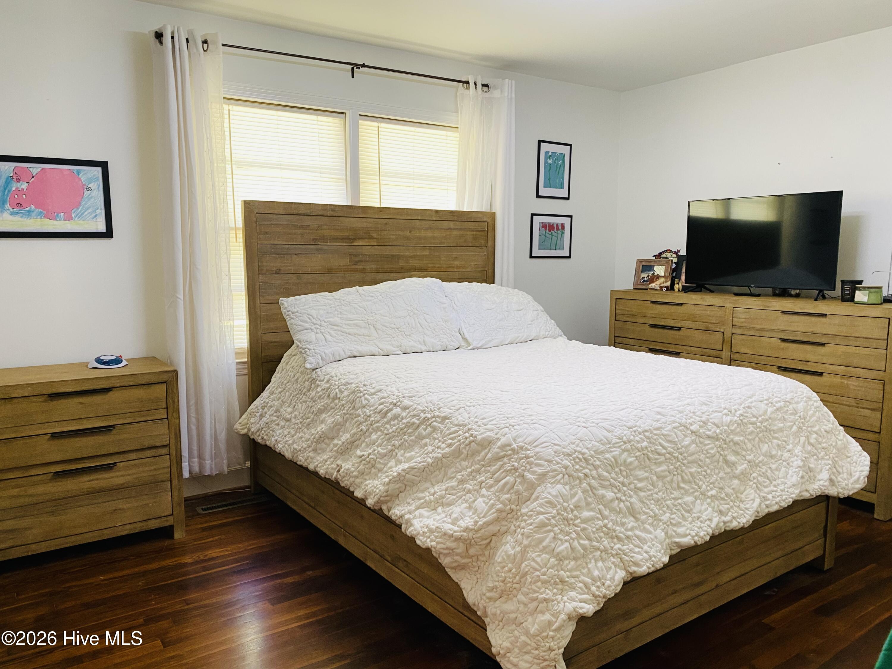 100569666 | Photo 32