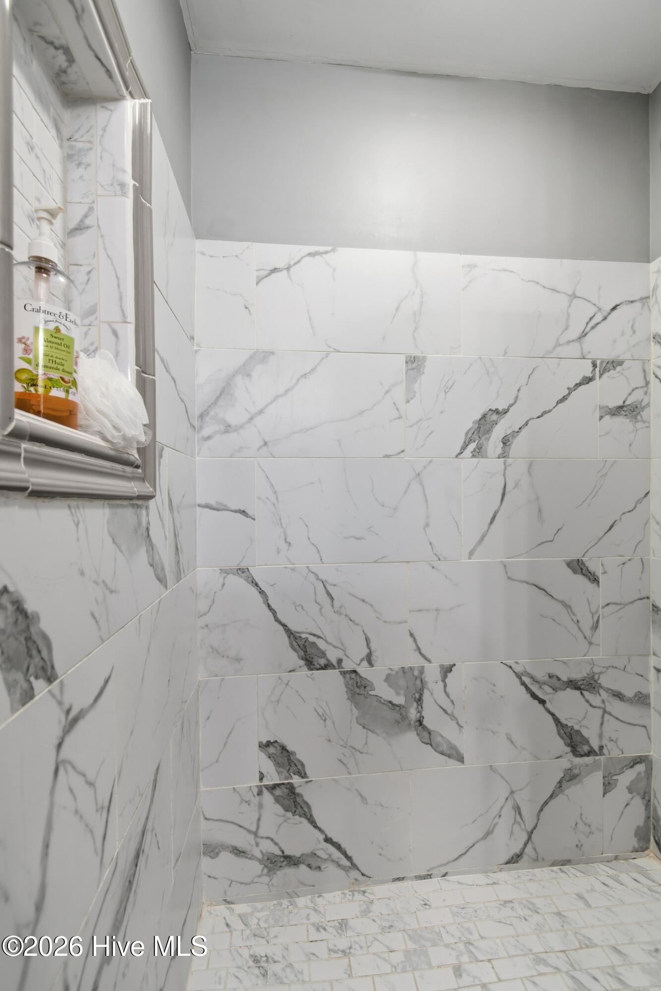 100549205 | Photo 44