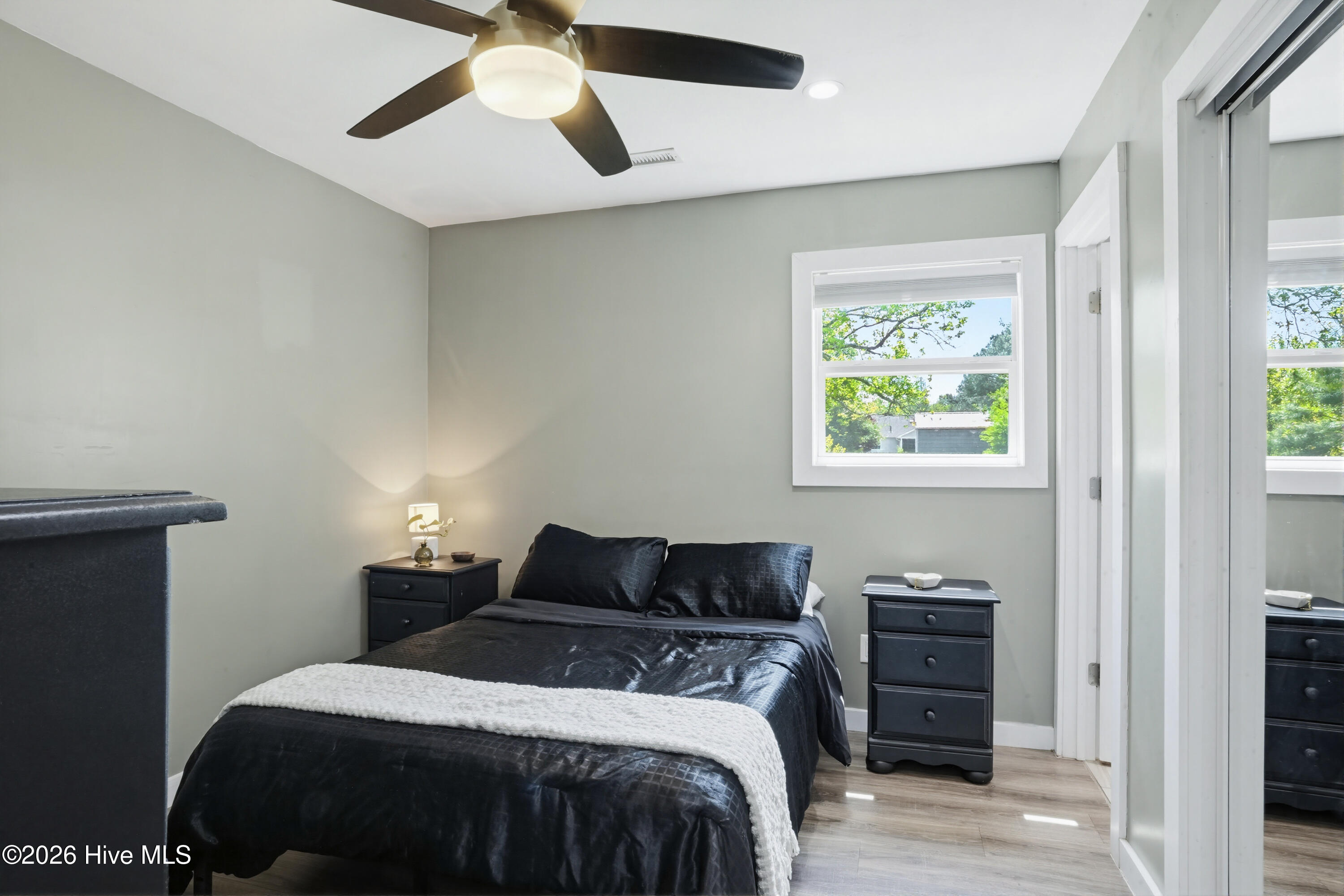 100565551 | Photo 14