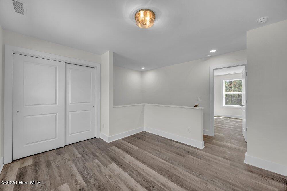 100561464 | Photo 22