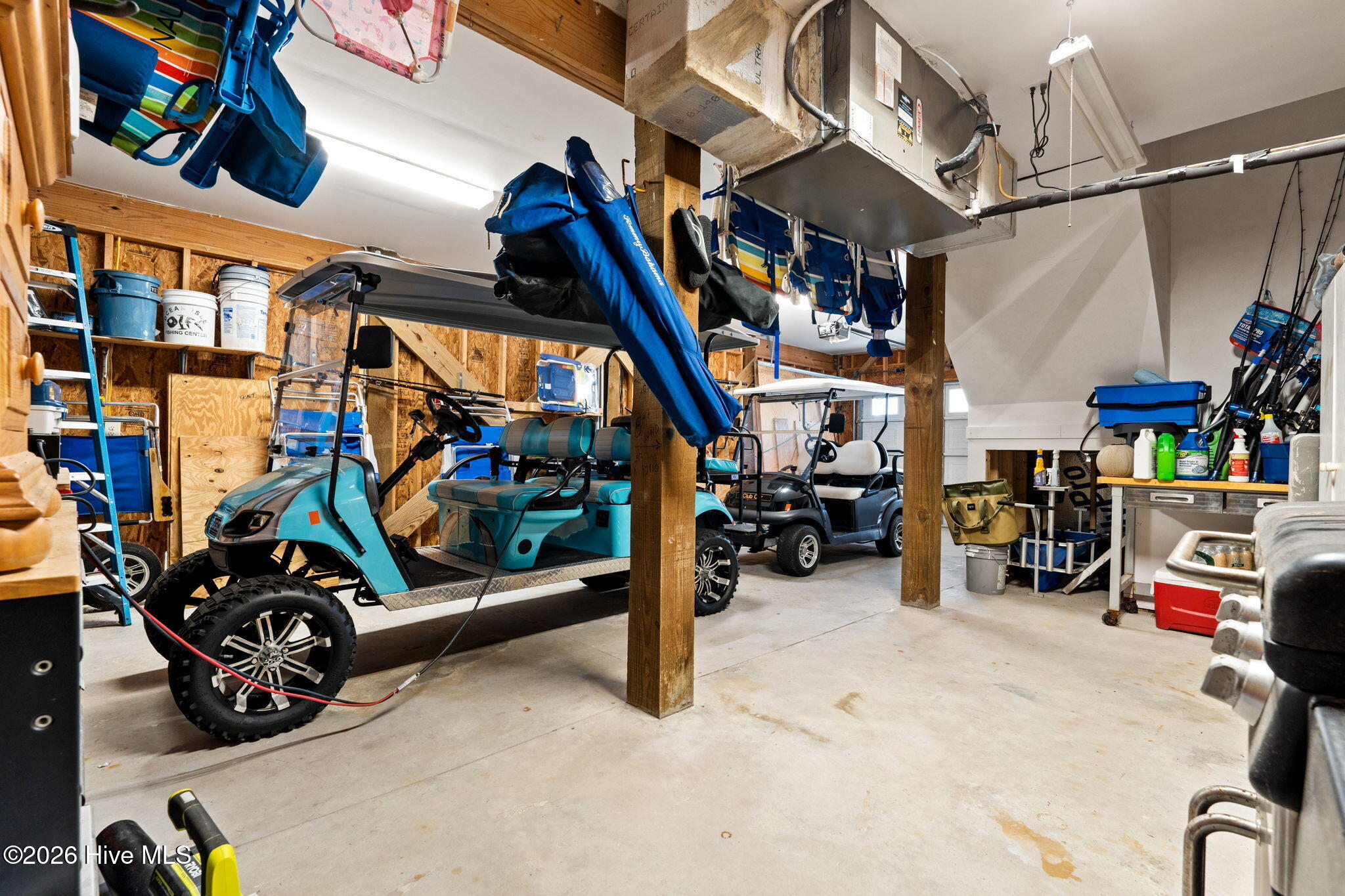 100569609 | Photo 42