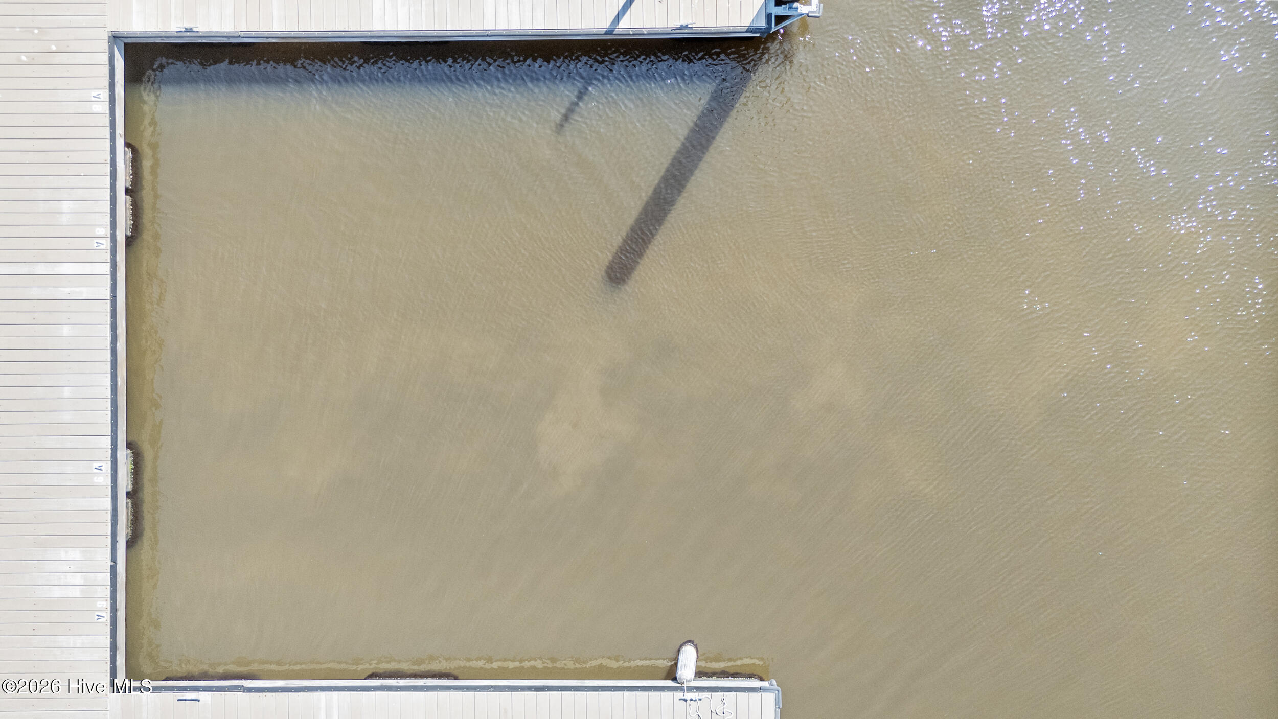 100570393 | Photo 45