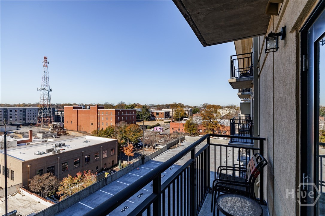 250 W Broad Street 714