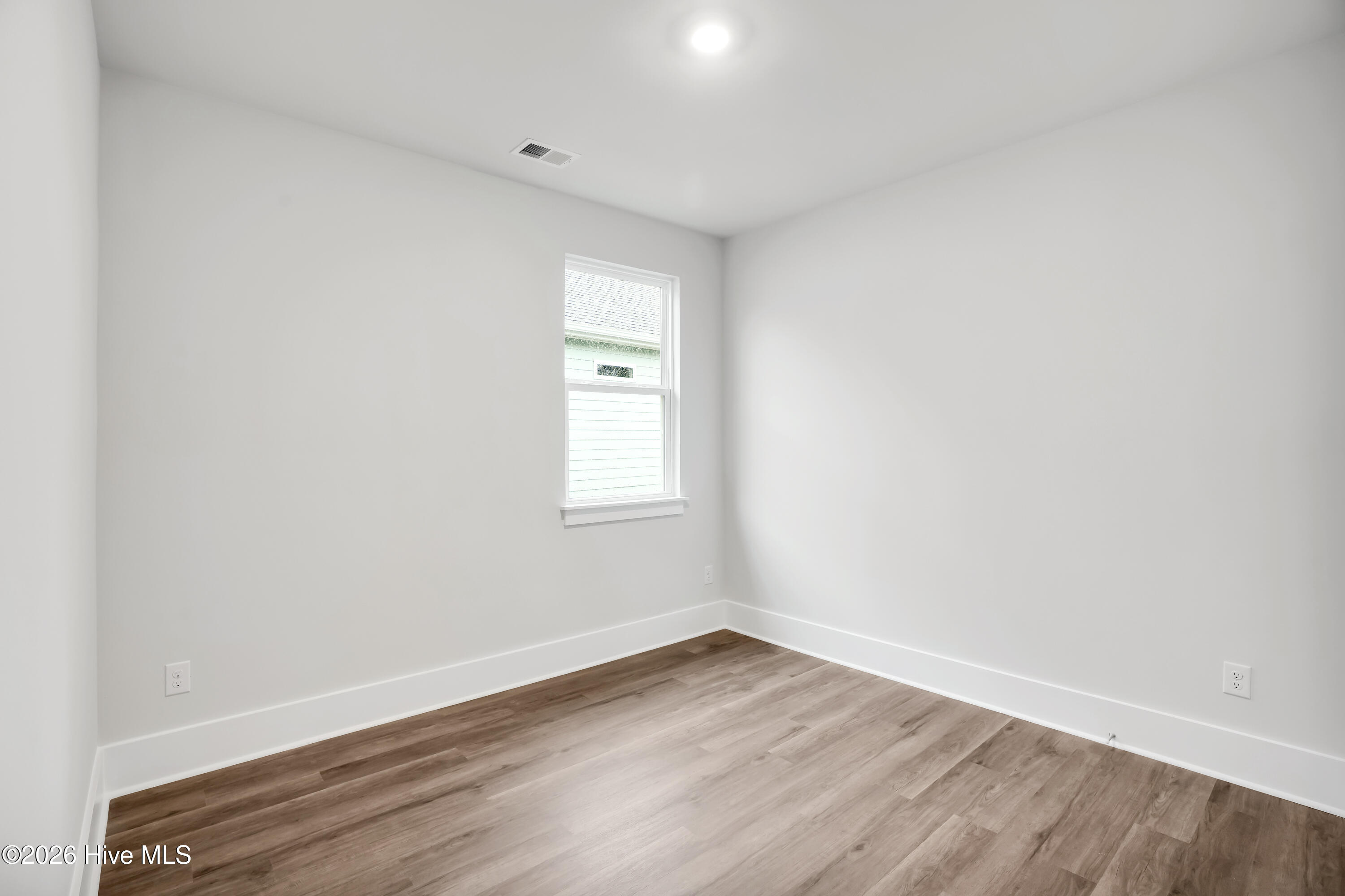 100545375 | Photo 10