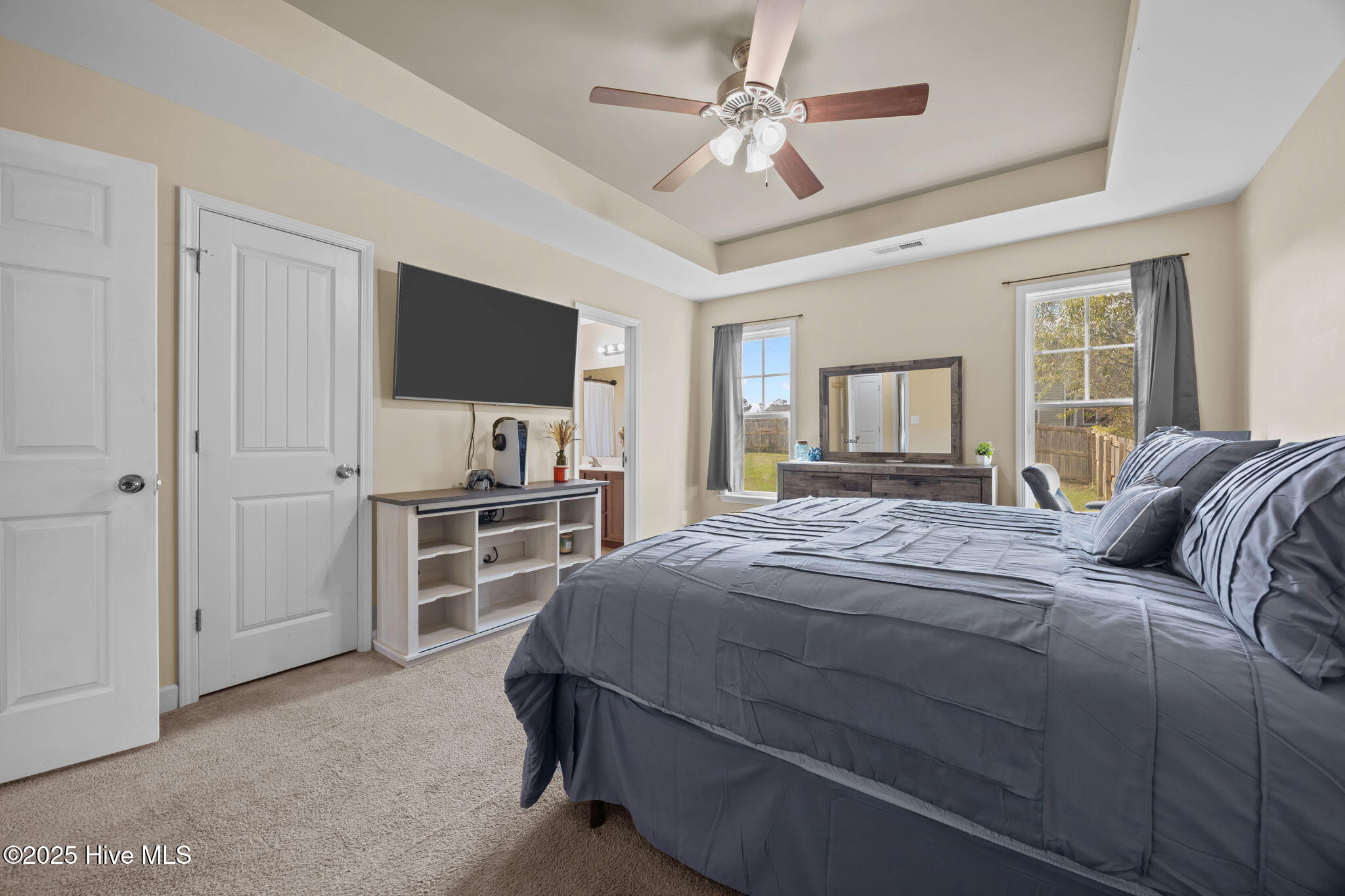 100530161 | Photo 15