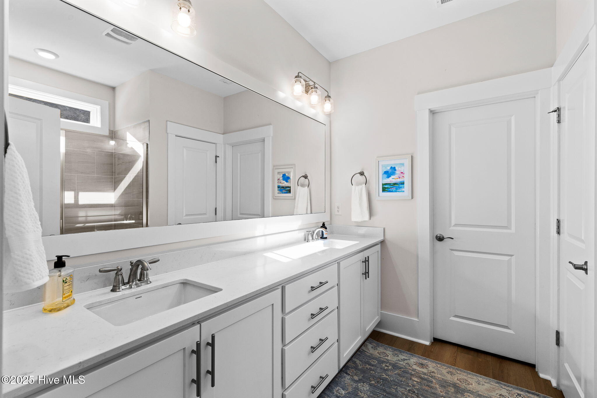 100534721 | Photo 22