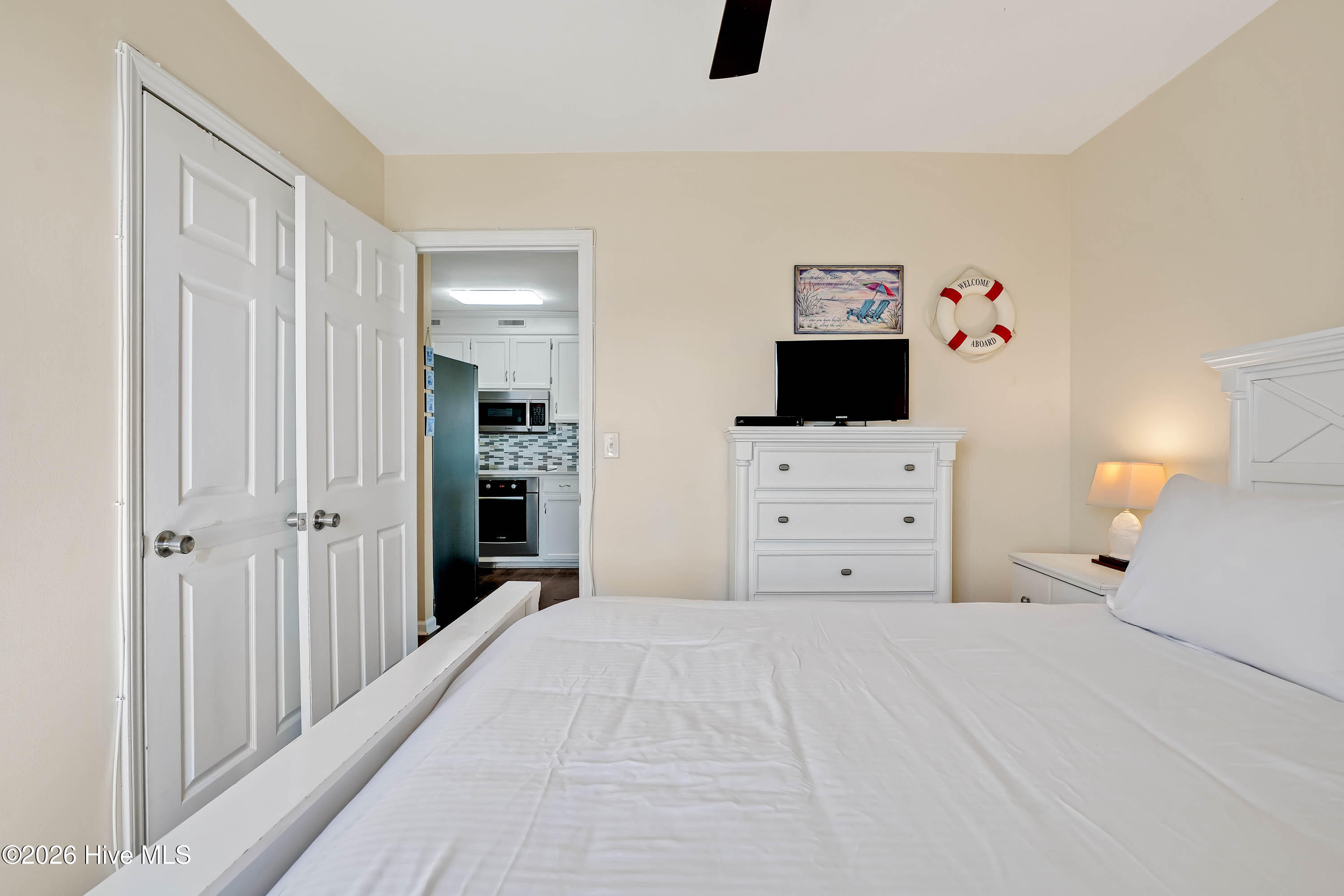 100565852 | Photo 19