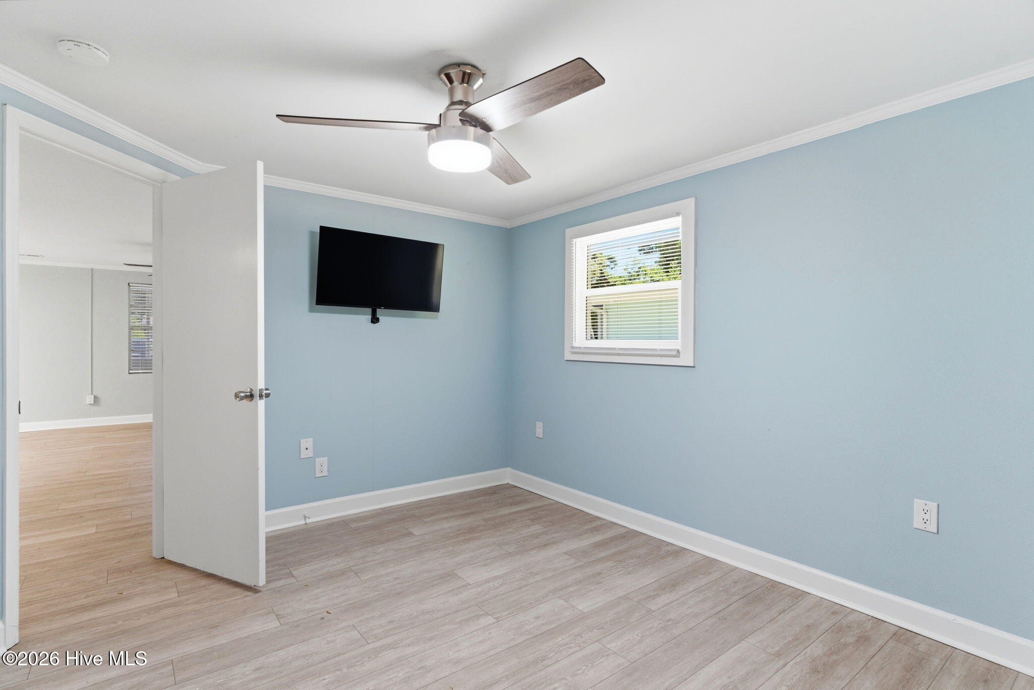 100569576 | Photo 16