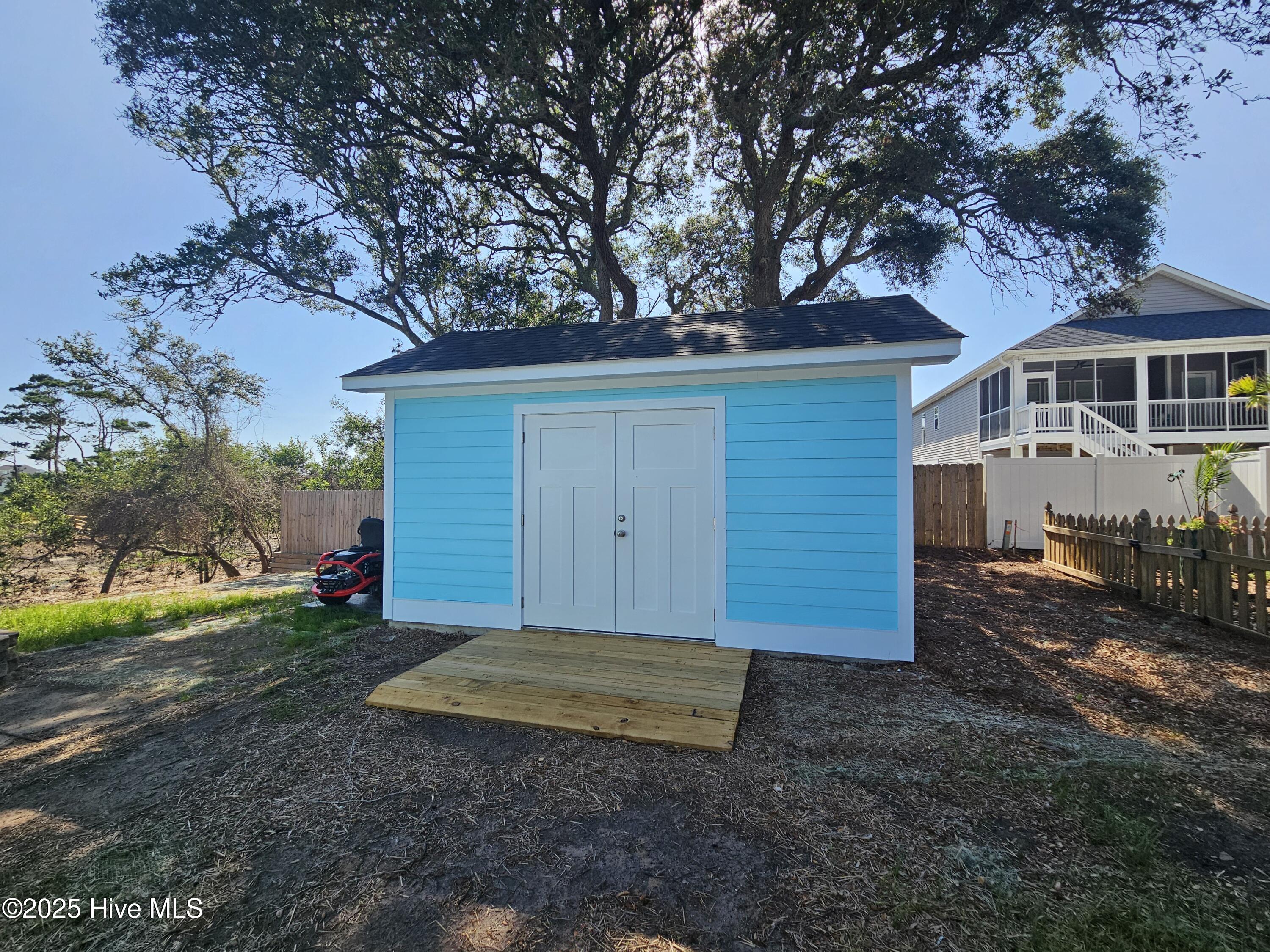 100520602 | Photo 40