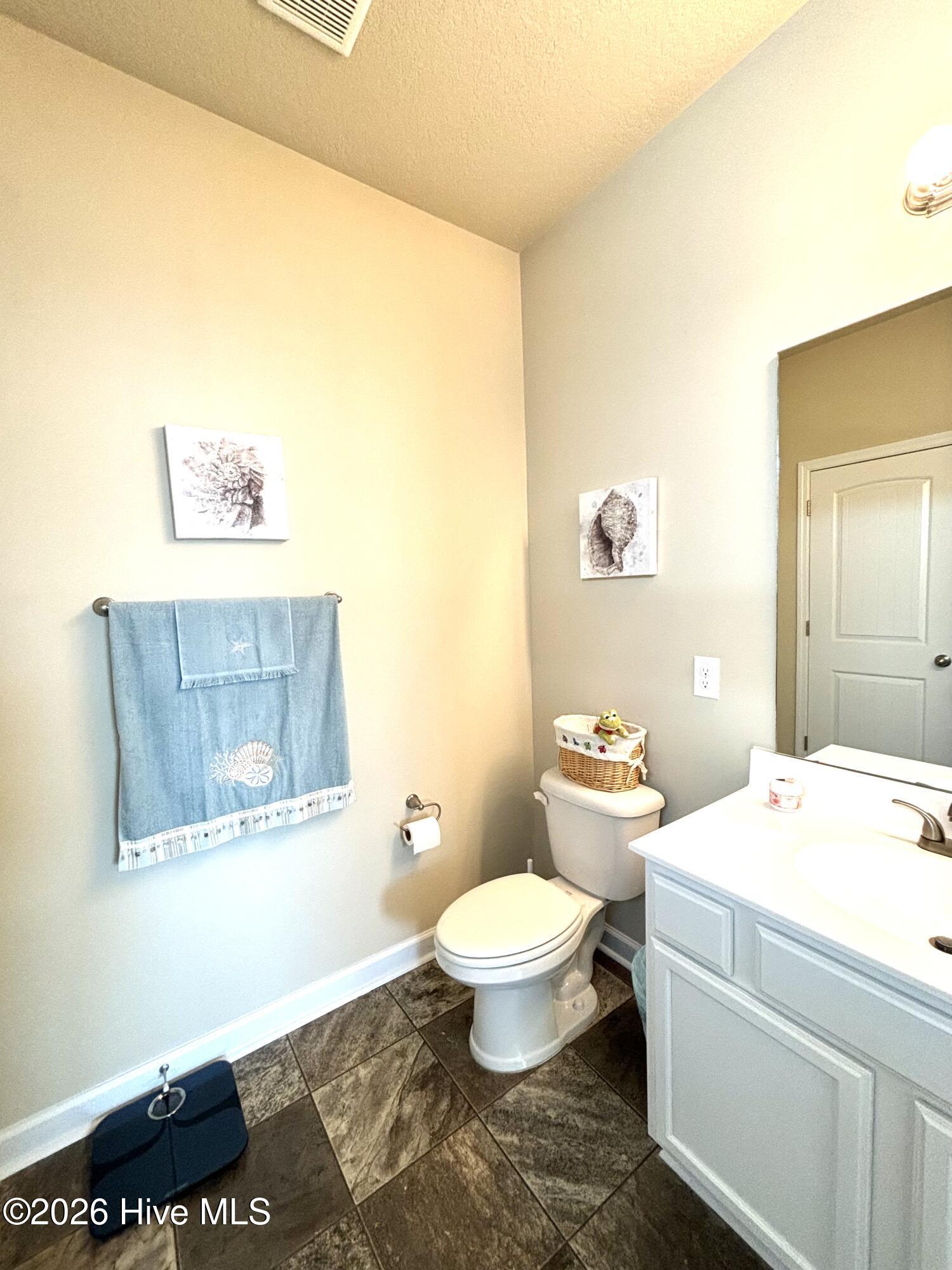 100560675 | Photo 16