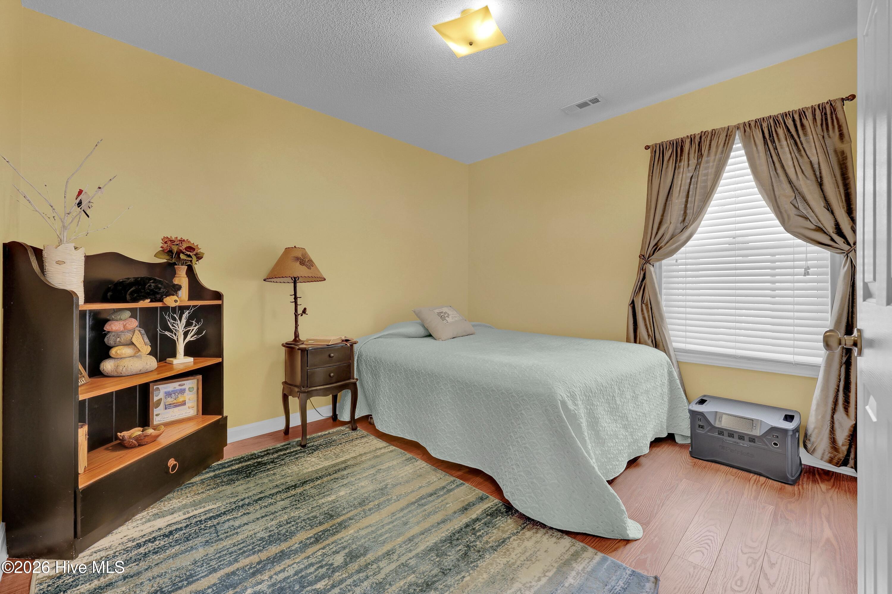 100565624 | Photo 17