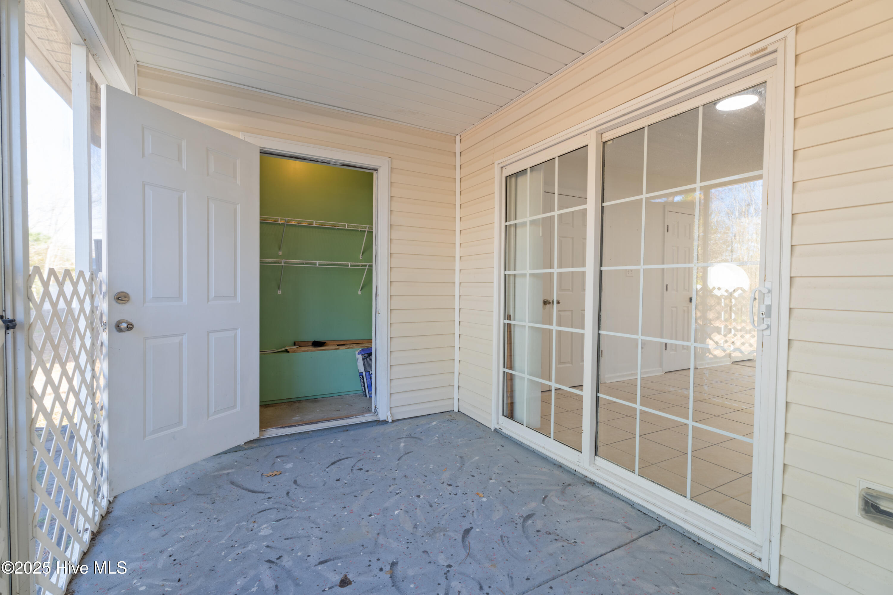 100545536 | Photo 11