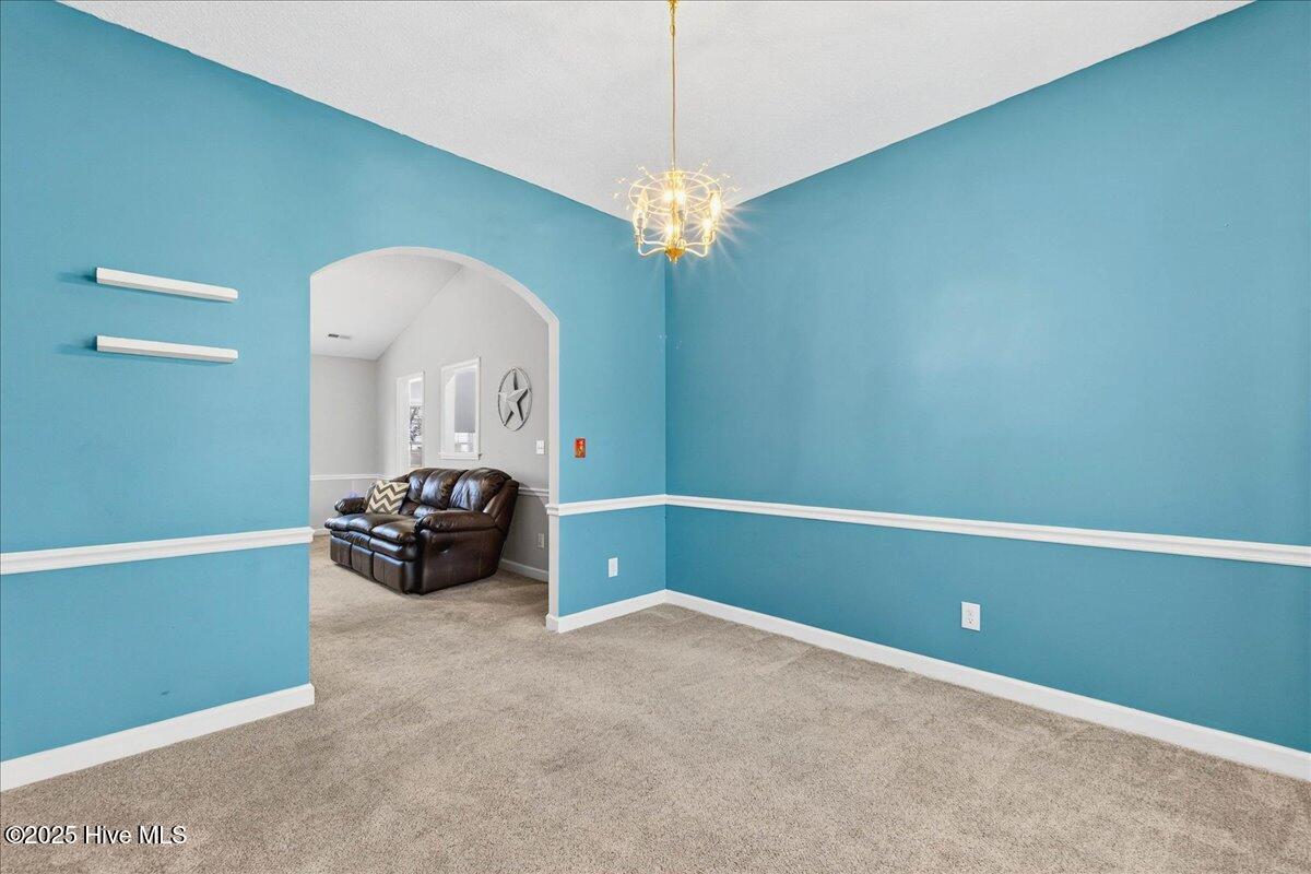 100543204 | Photo 35