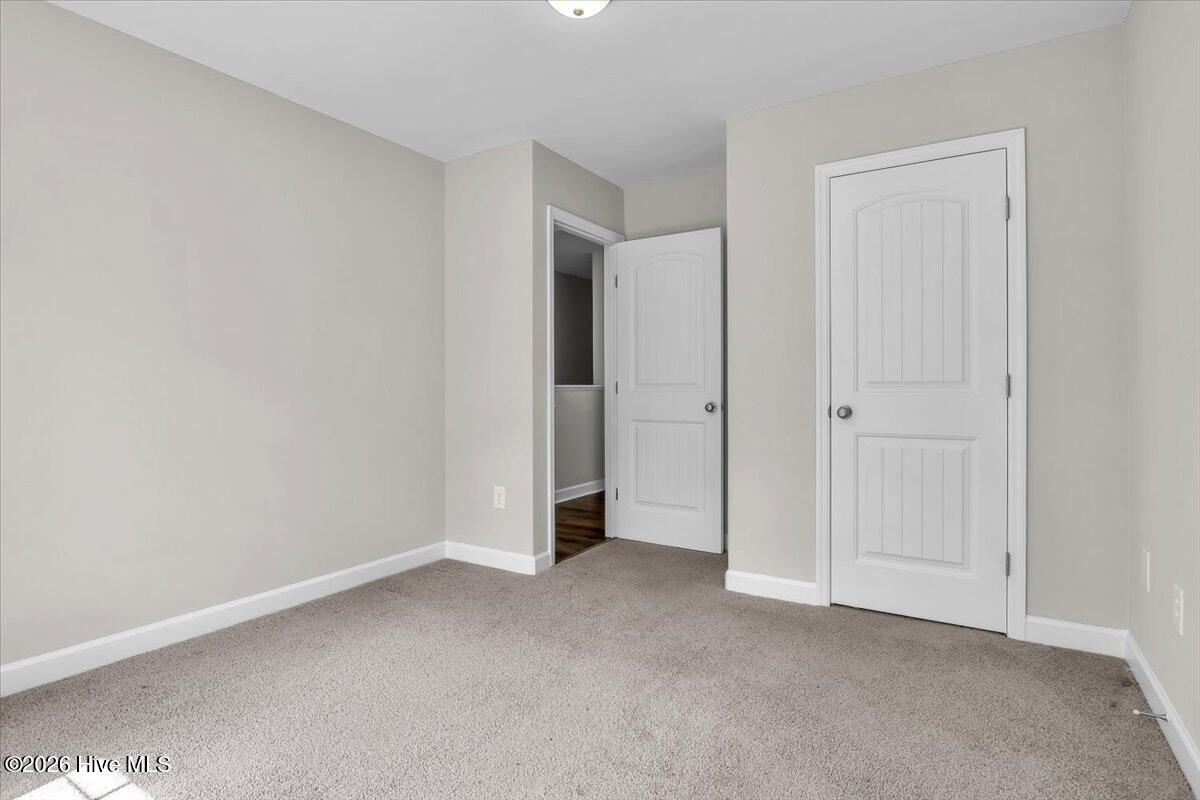 100565952 | Photo 36