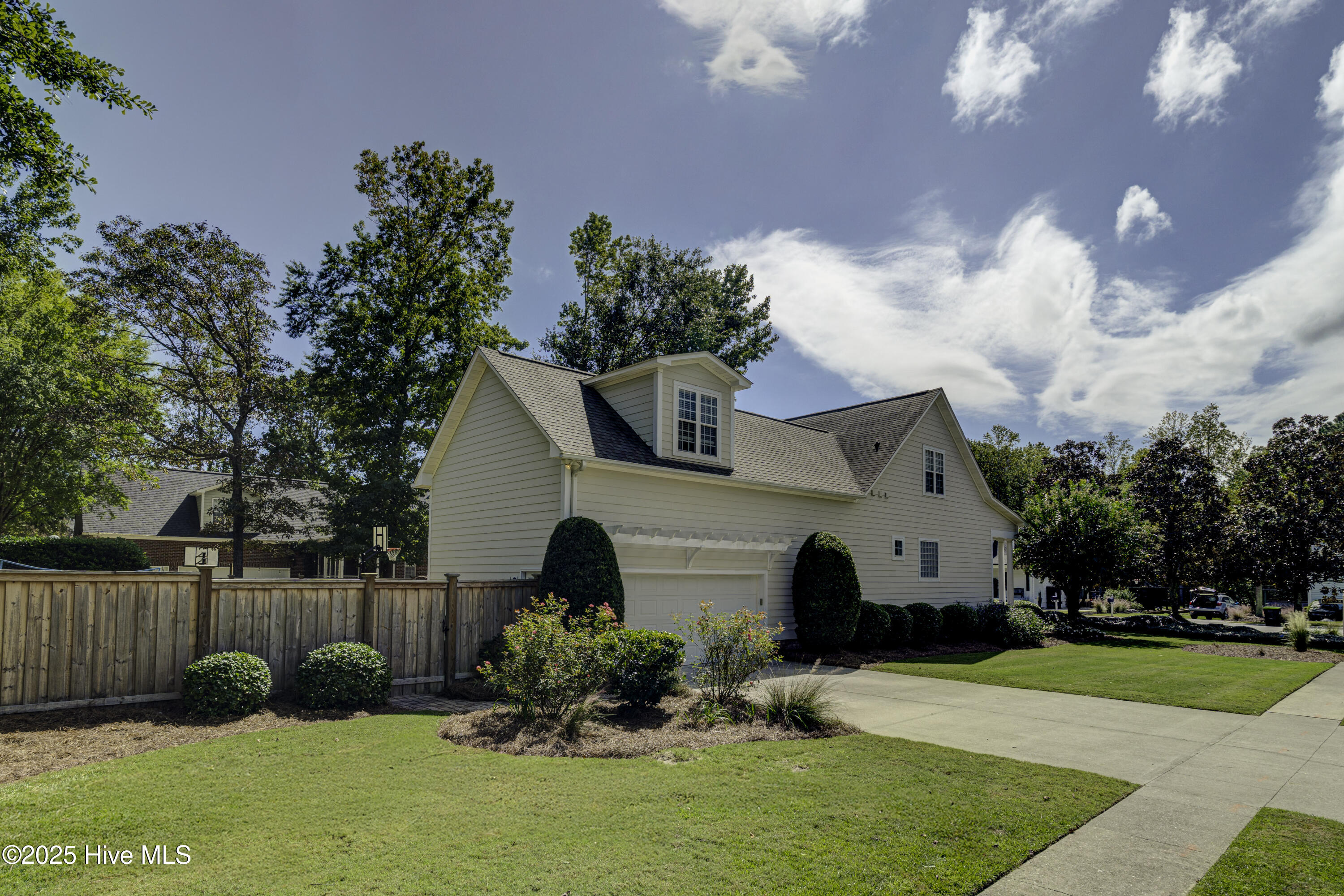 100535158 | Photo 65