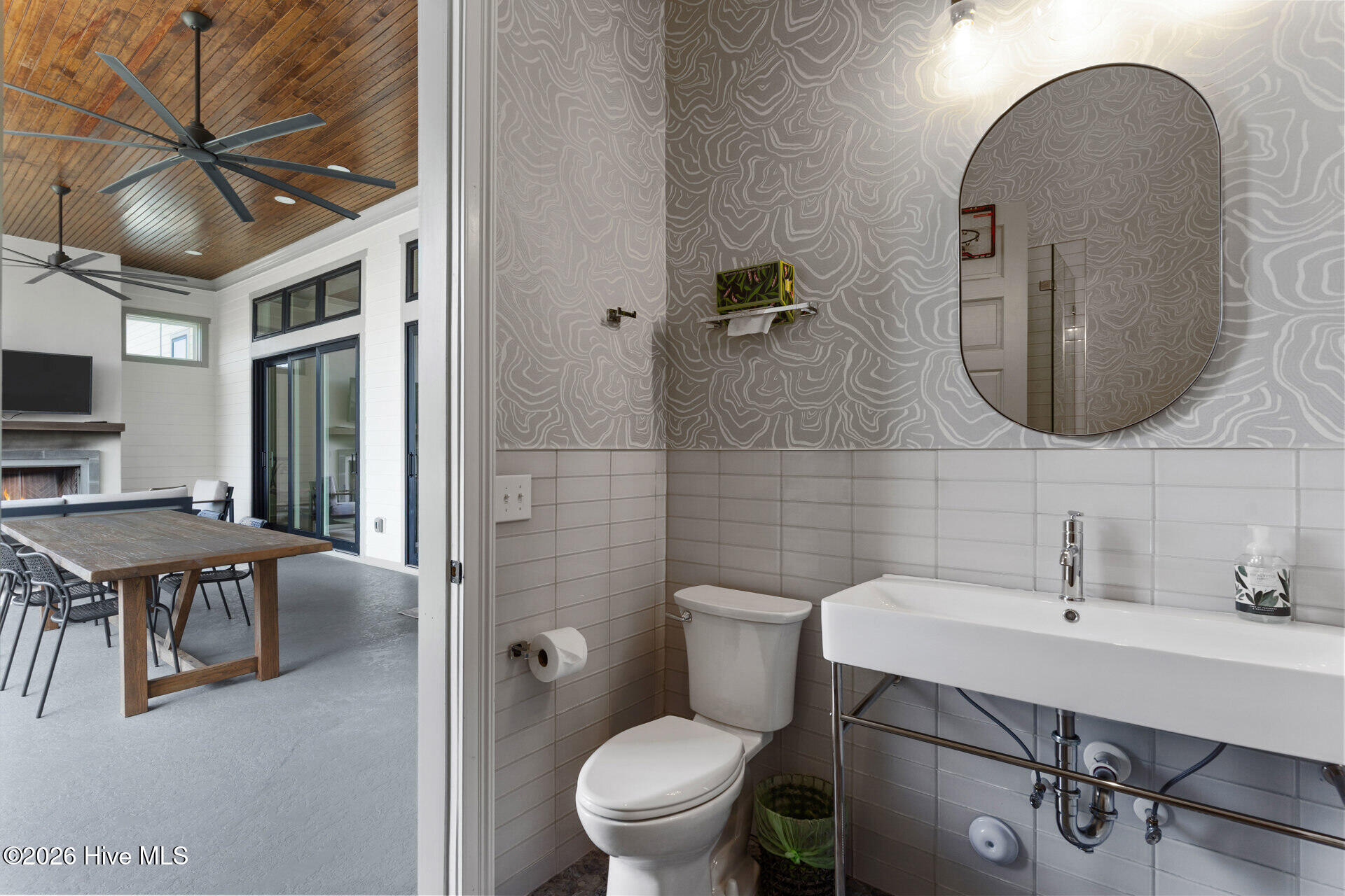 100553549 | Photo 61