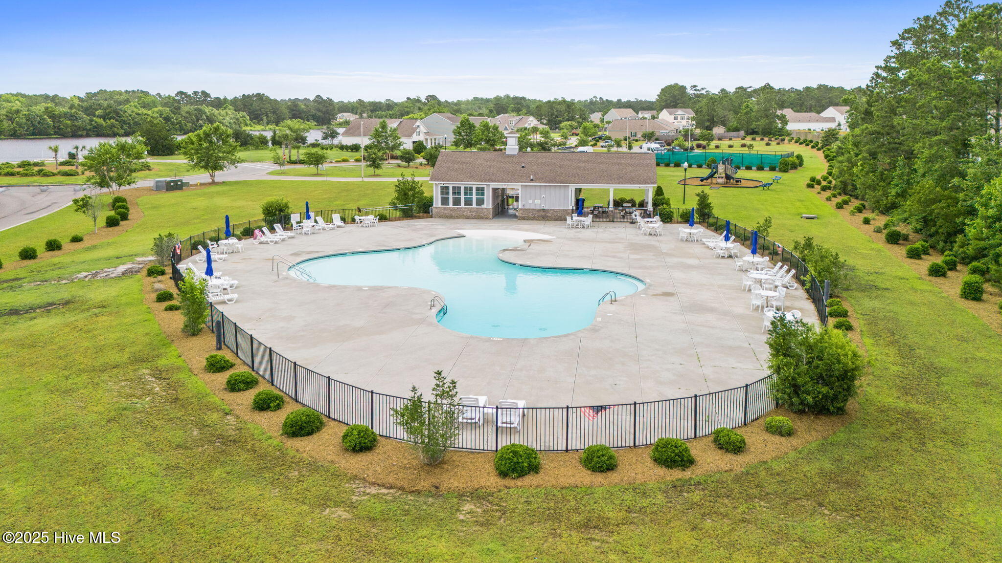 100521011 | Photo 32