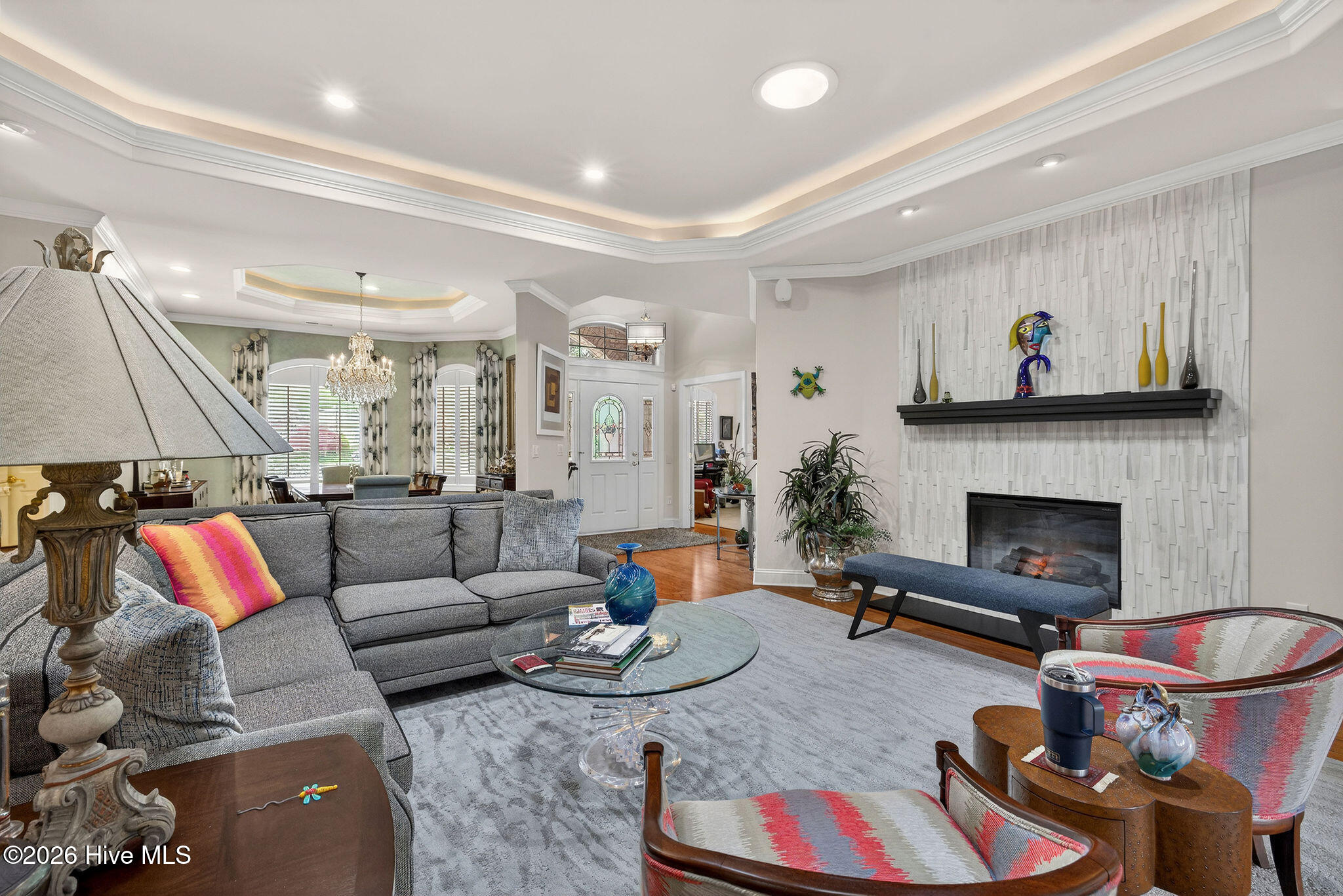 100565990 | Photo 13