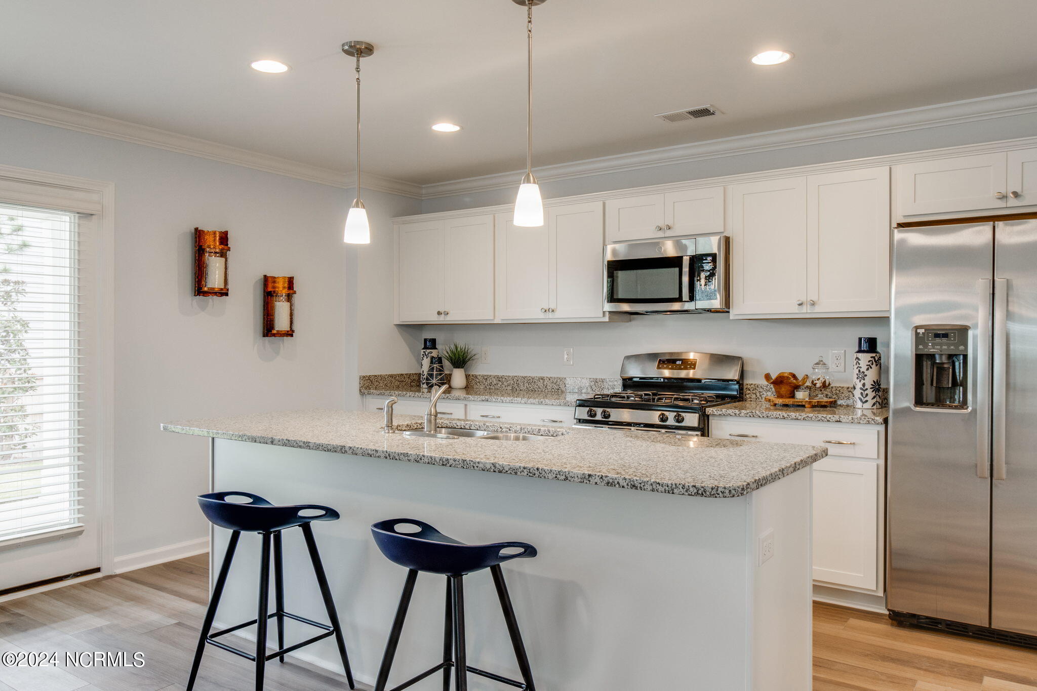 100556823 | Photo 28