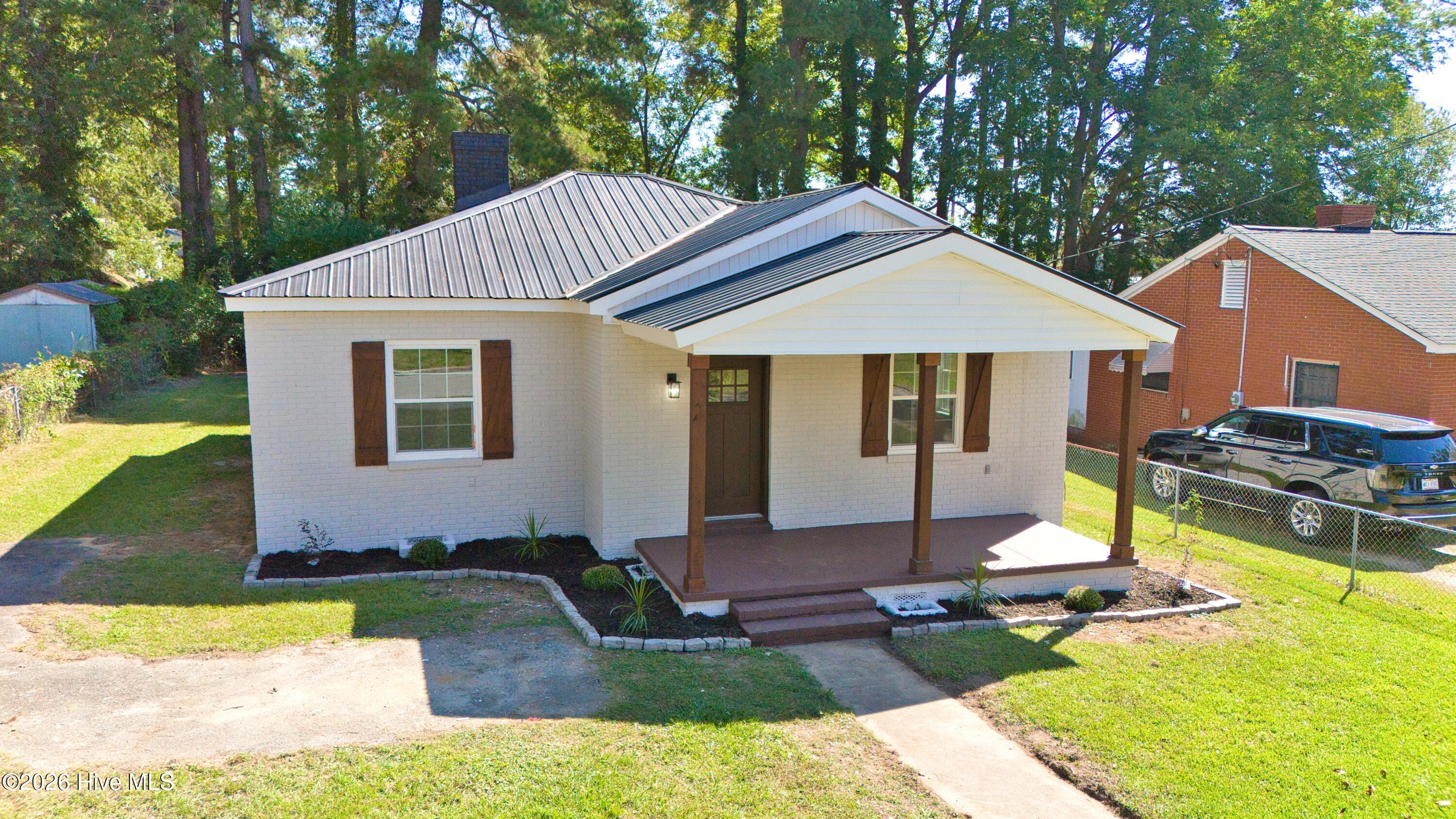 Photo 2 of Single family home for sale at 1105 N East St, Kinston, NC 28501 | MLS# 100608059 | Listing updated on 2026-10-05