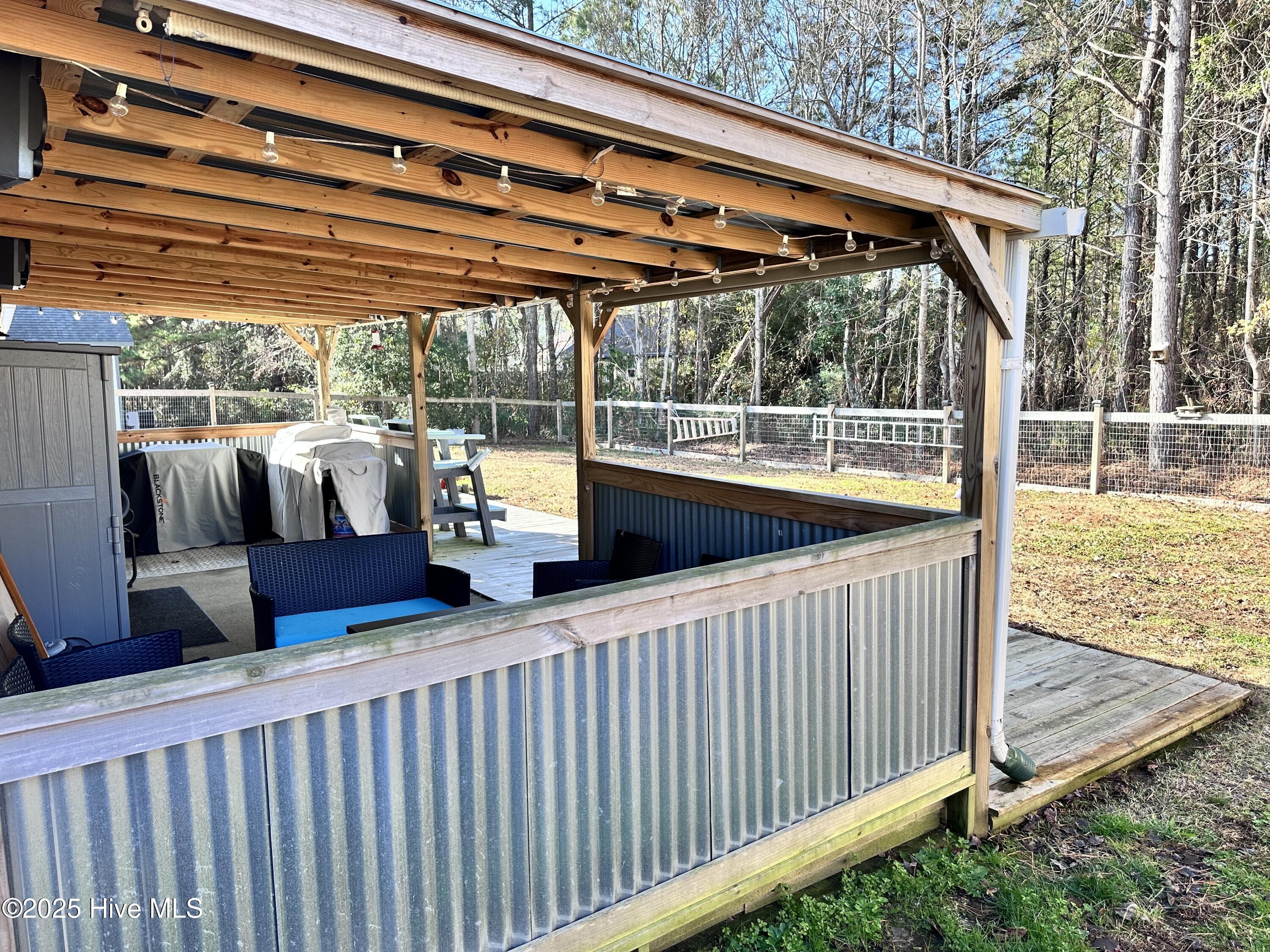 100546985 | Photo 38