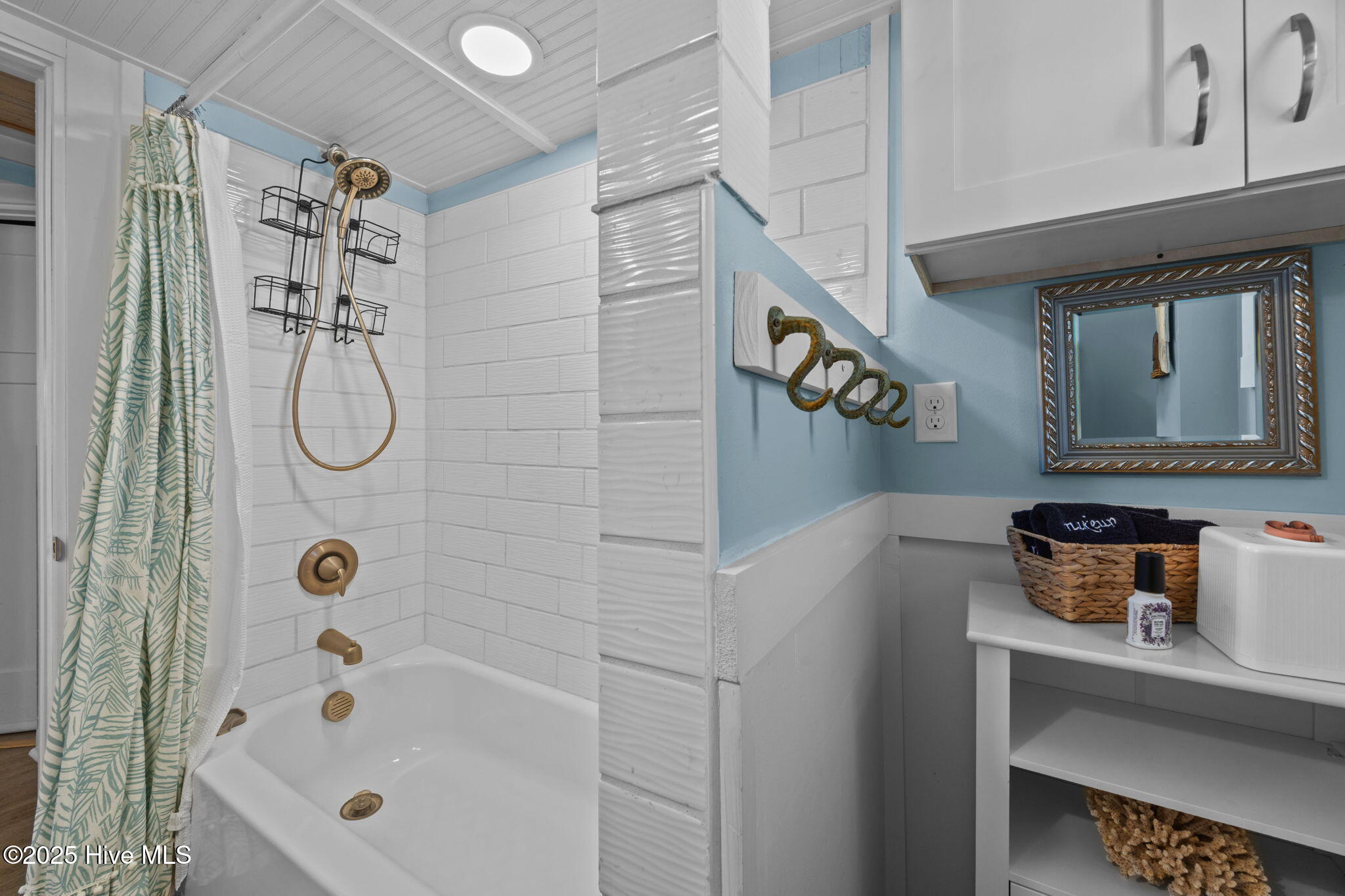 100532848 | Photo 41