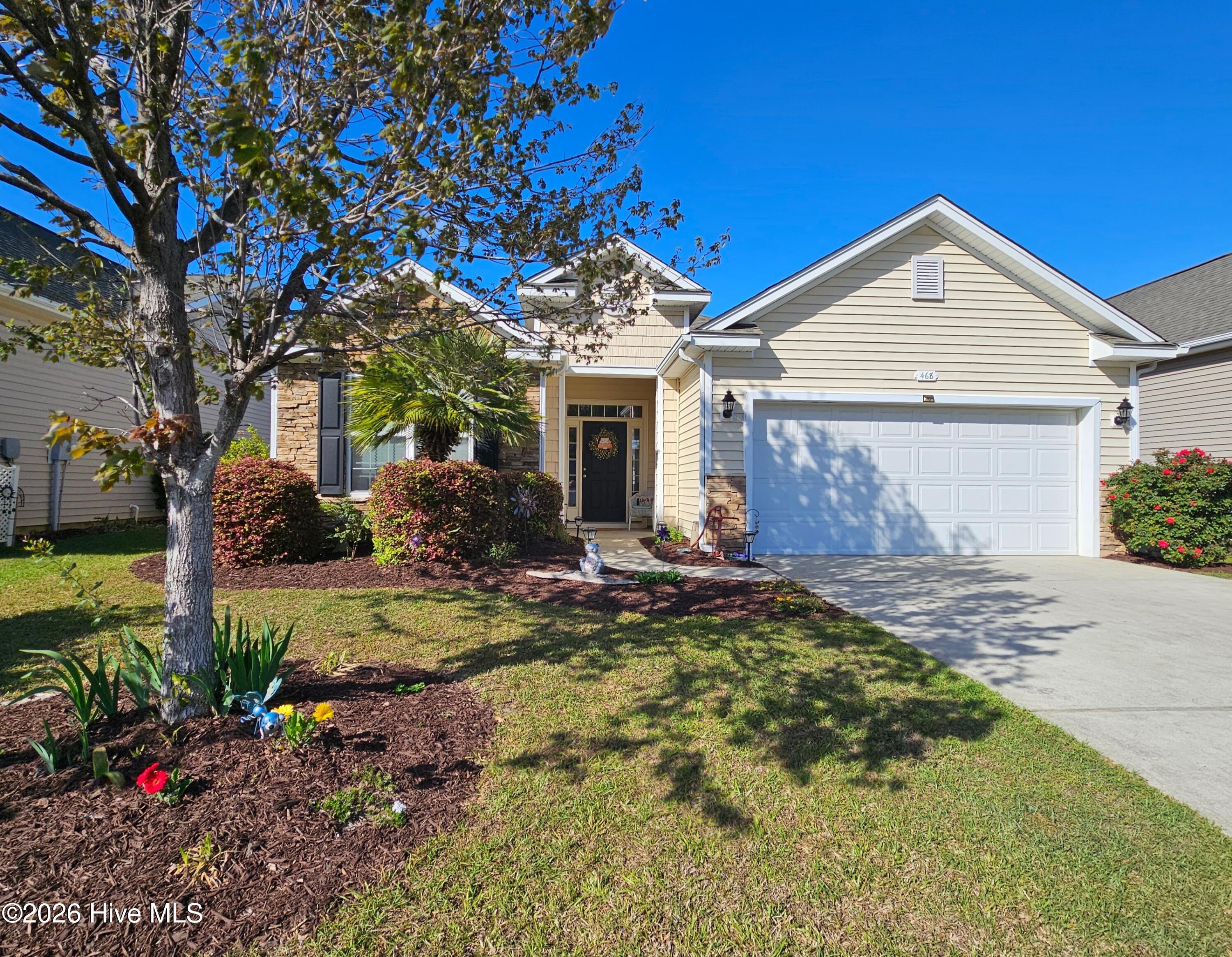 100565741 | Photo 35