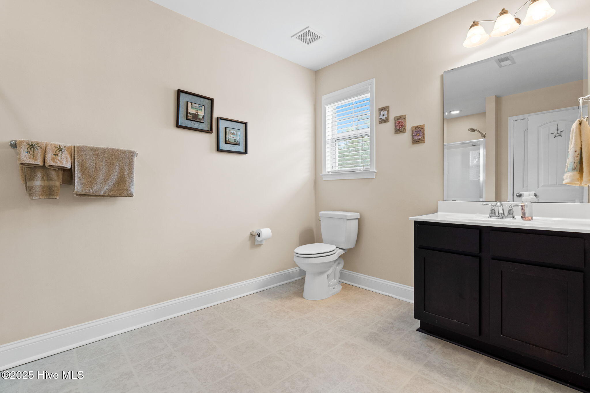 100546939 | Photo 30