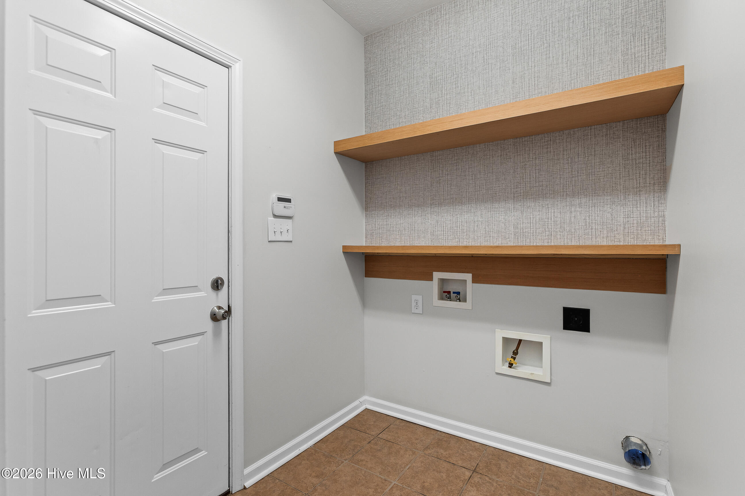 100560391 | Photo 15