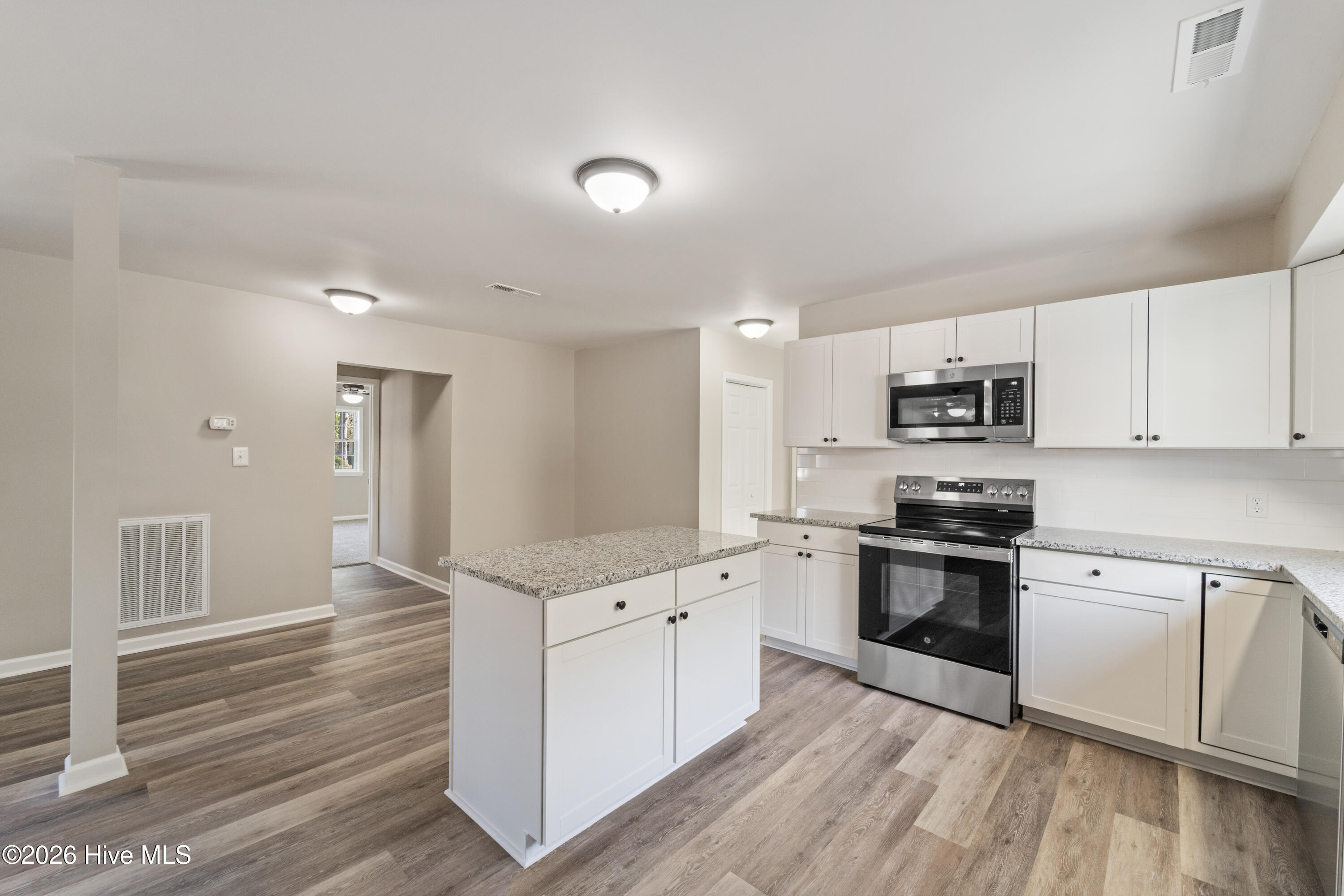 100549995 | Photo 14