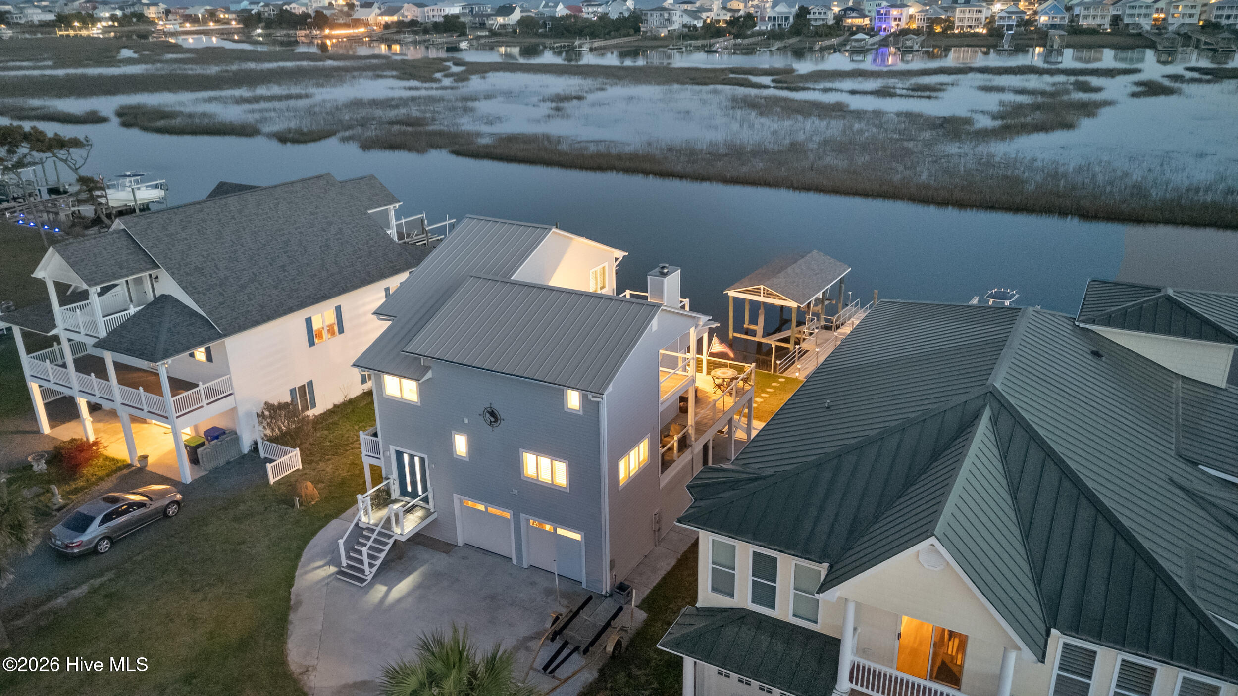 100564811 | Photo 96