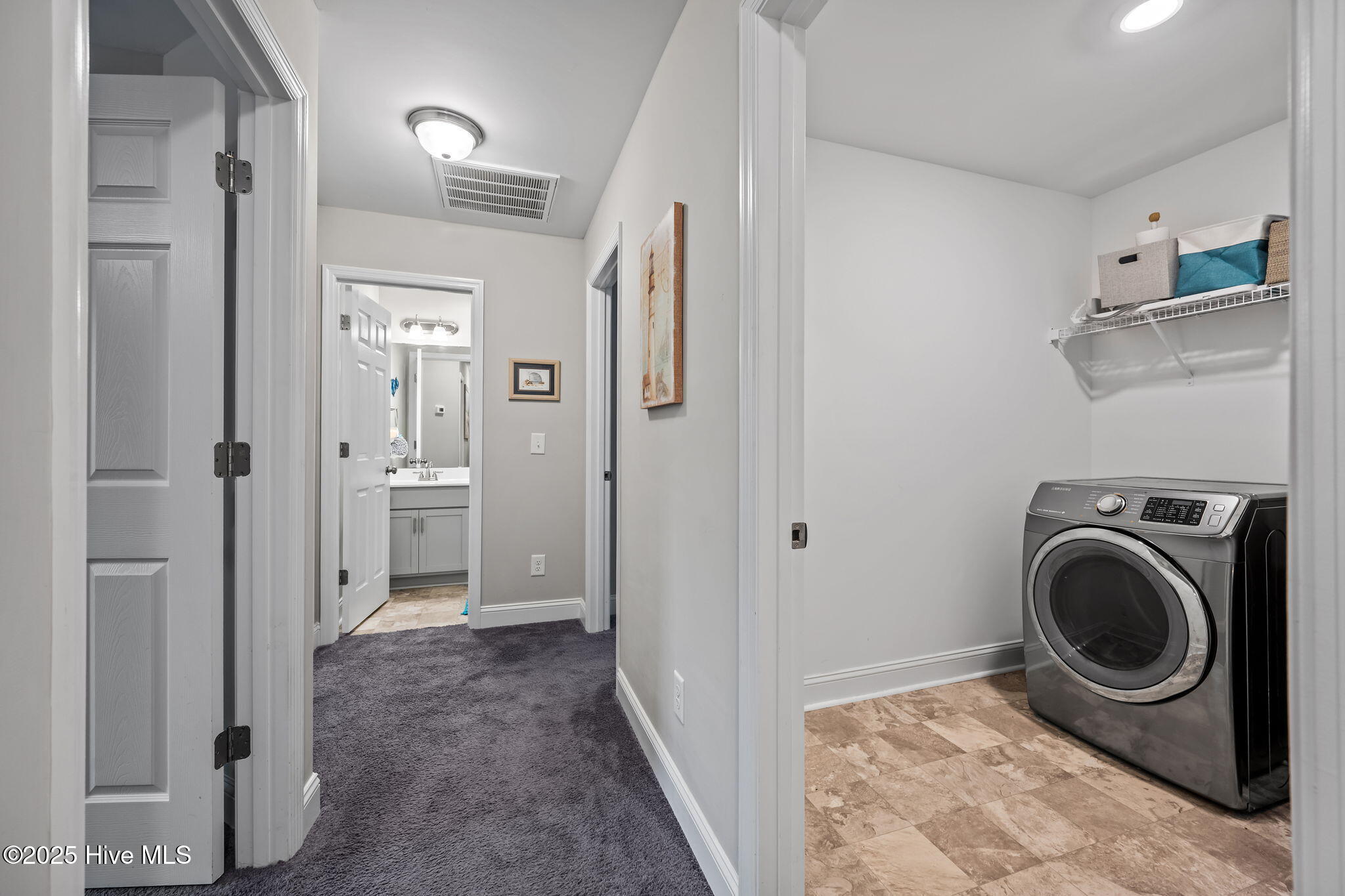 100544469 | Photo 17