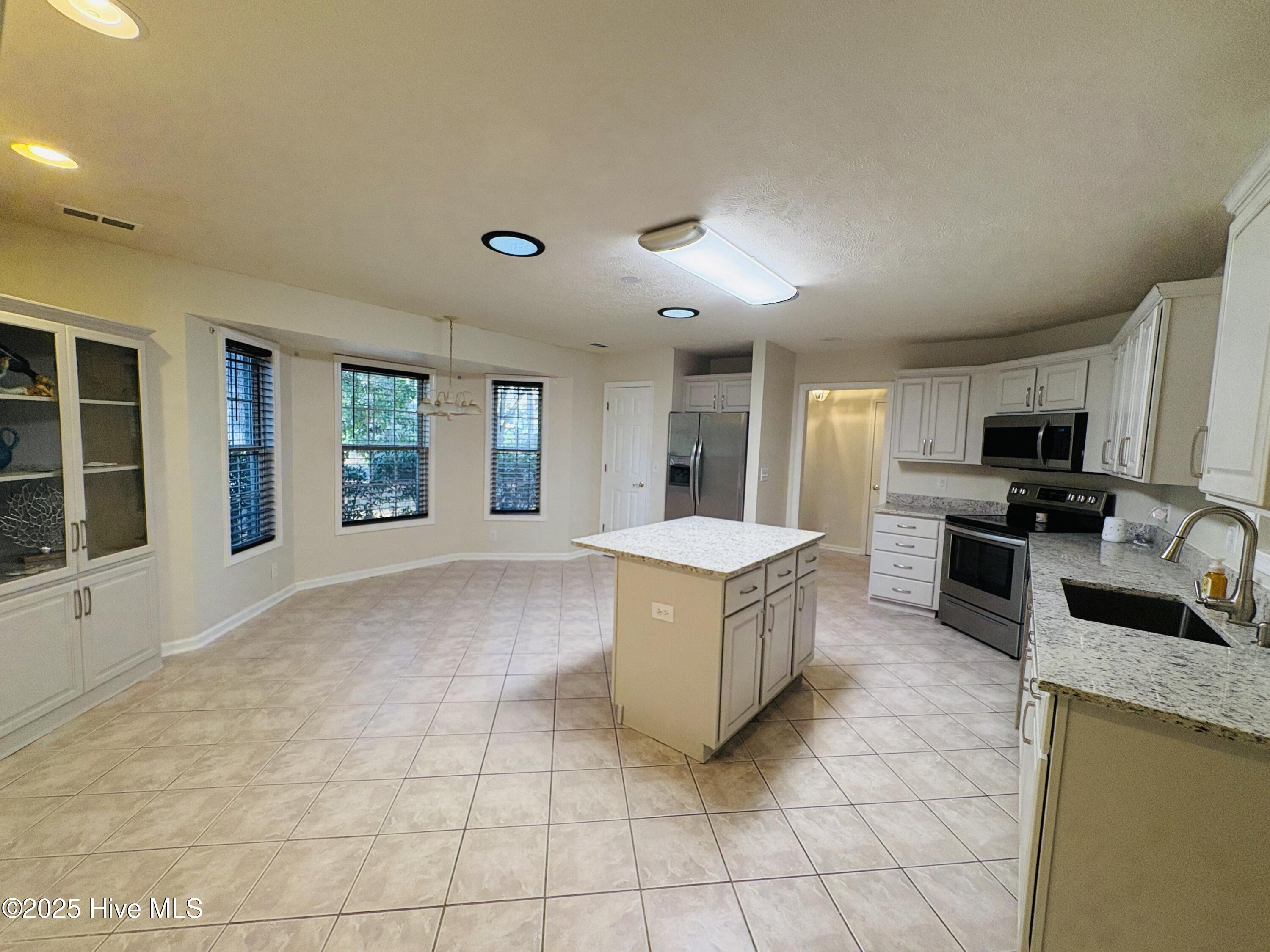 100515628 | Photo 13