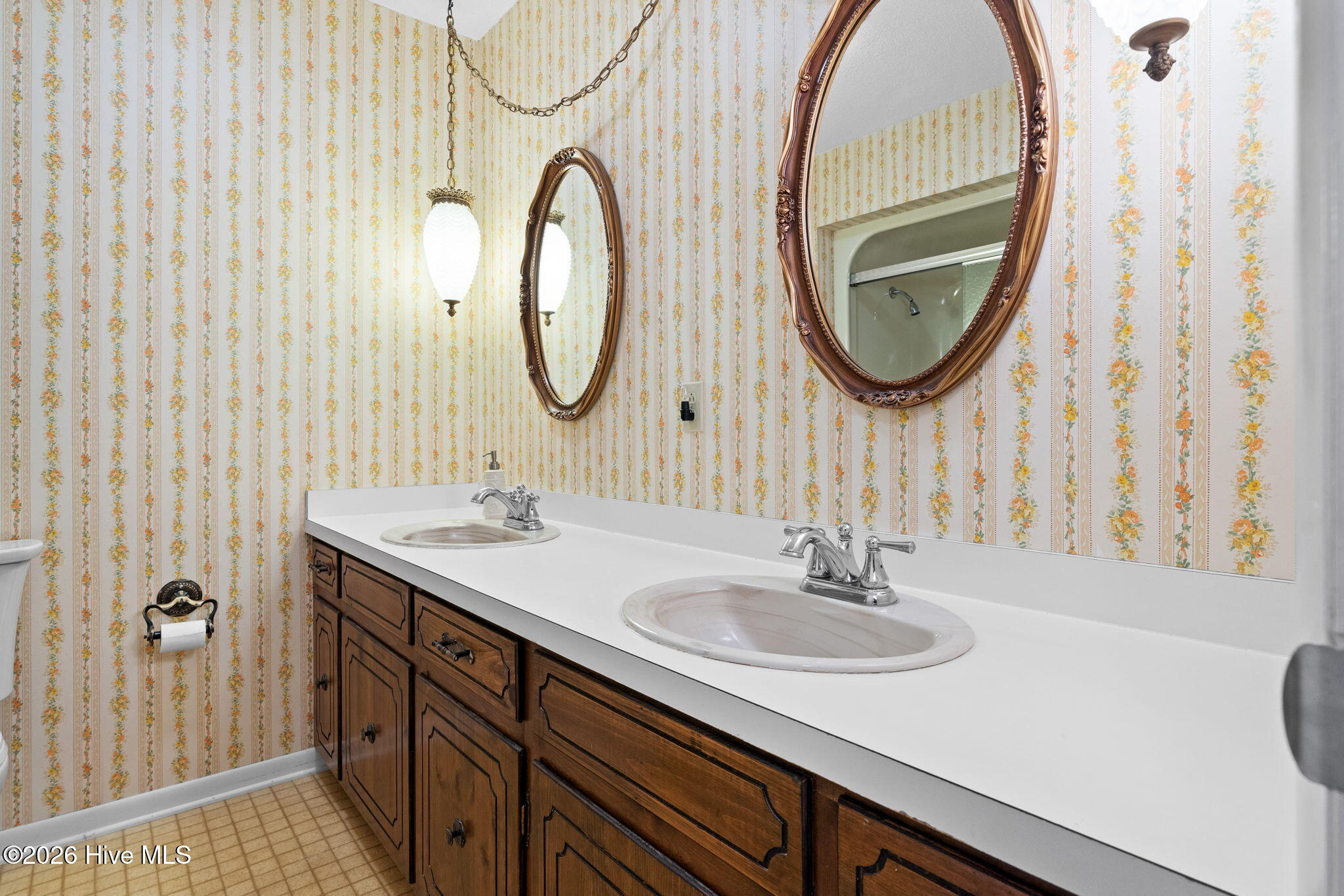 100554530 | Photo 28