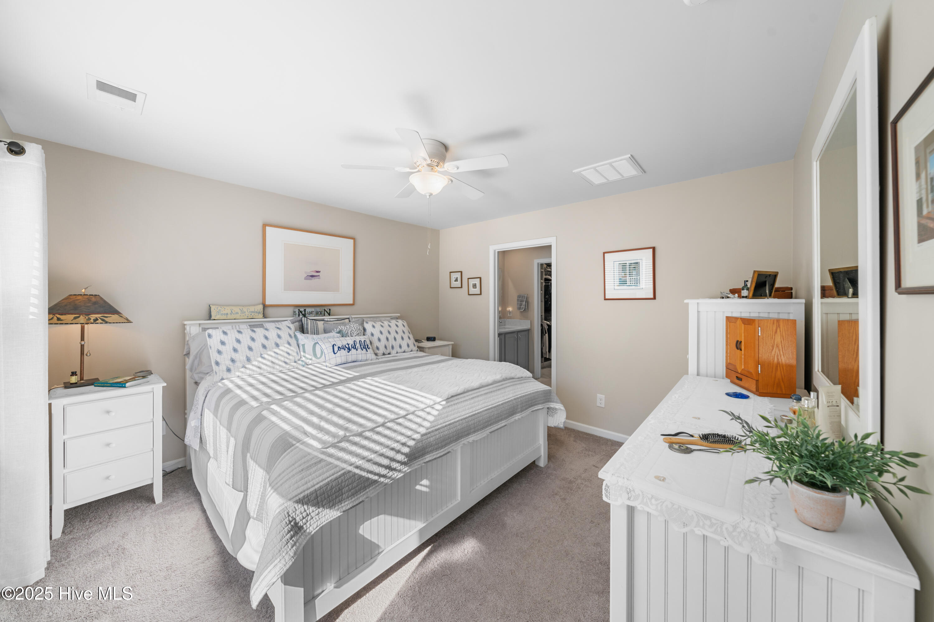 100542617 | Photo 28