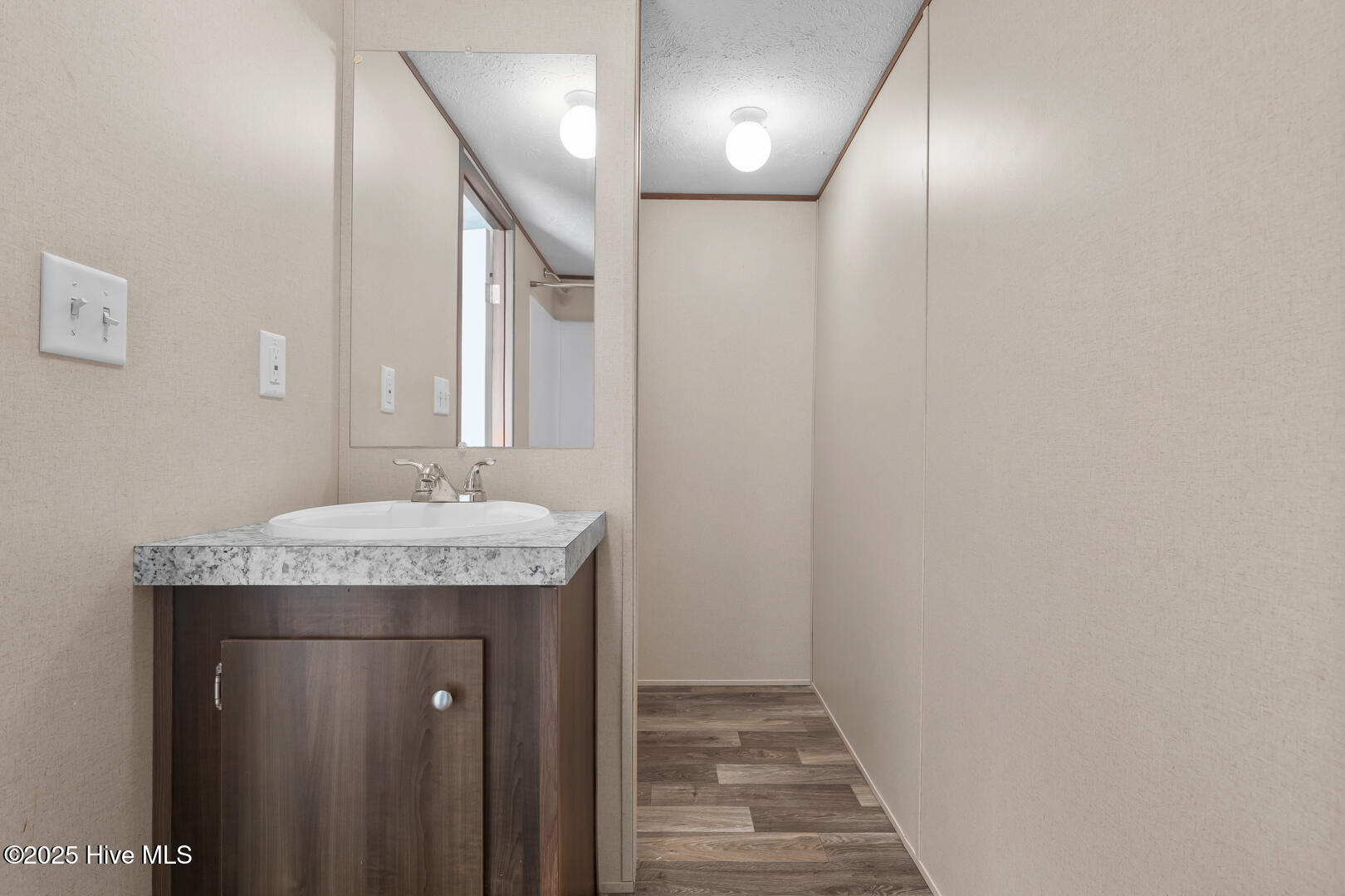 100533118 | Photo 20