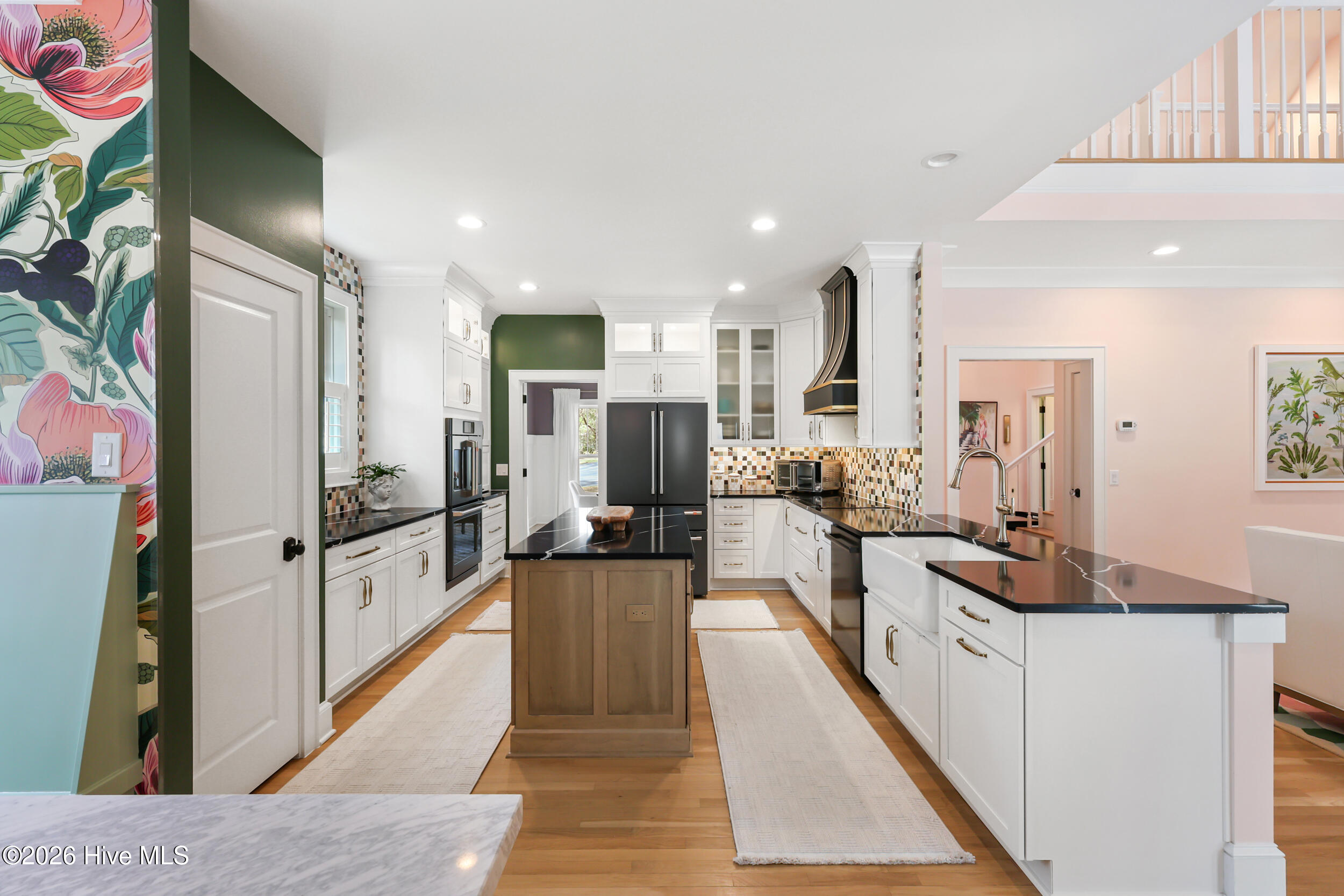 100562808 | Photo 15