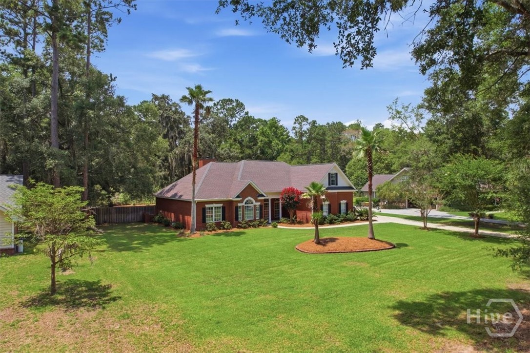 Full brick home located in the Belle Island community of Richmond Hill.