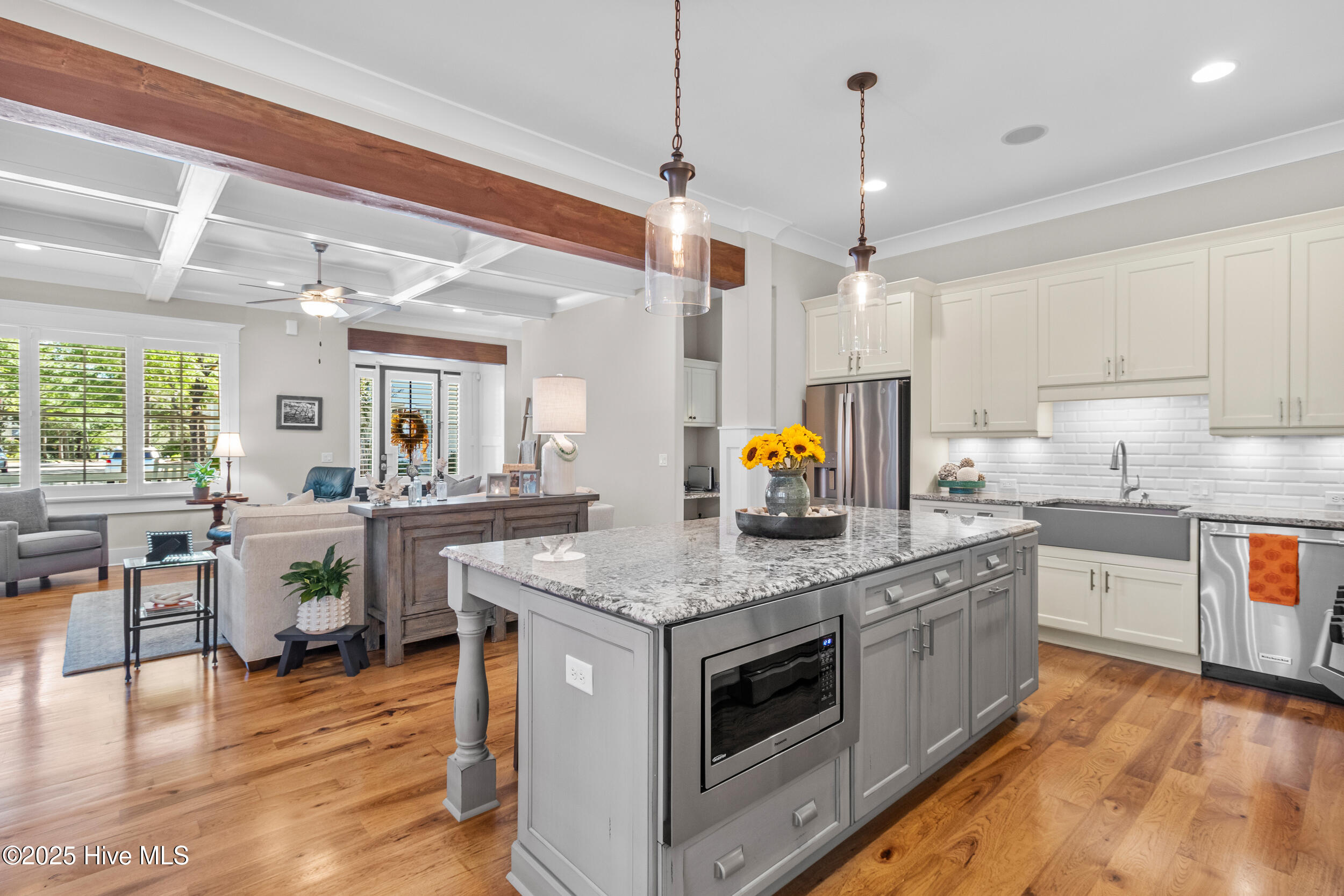 100537766 | Photo 11